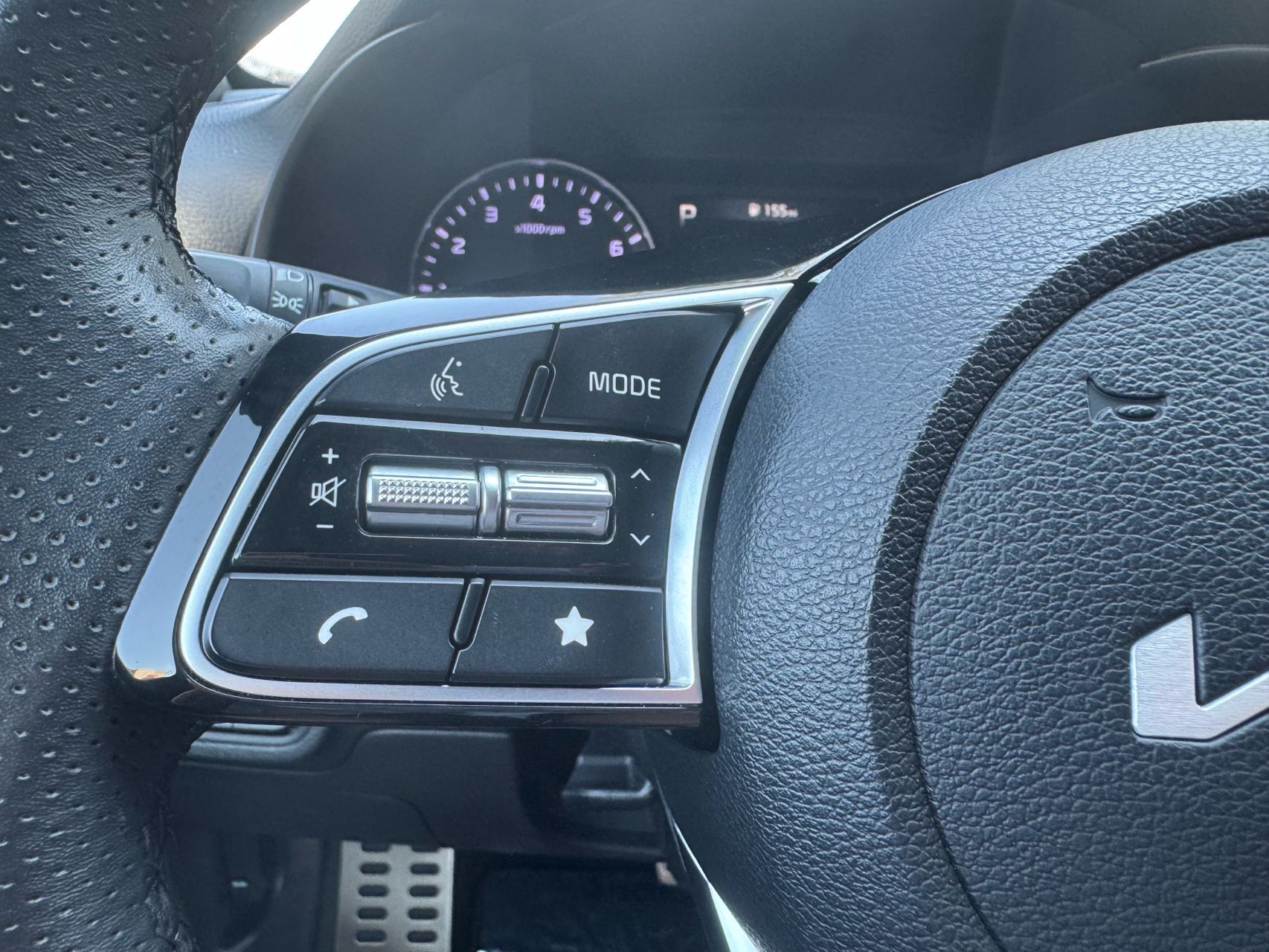 2024 Kia Forte GT-Line photo 17