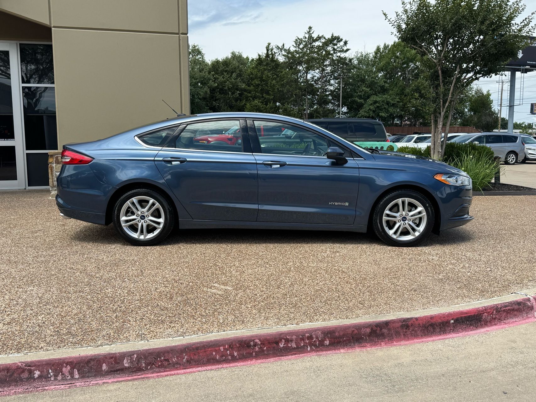 2018 Ford Fusion S's photo