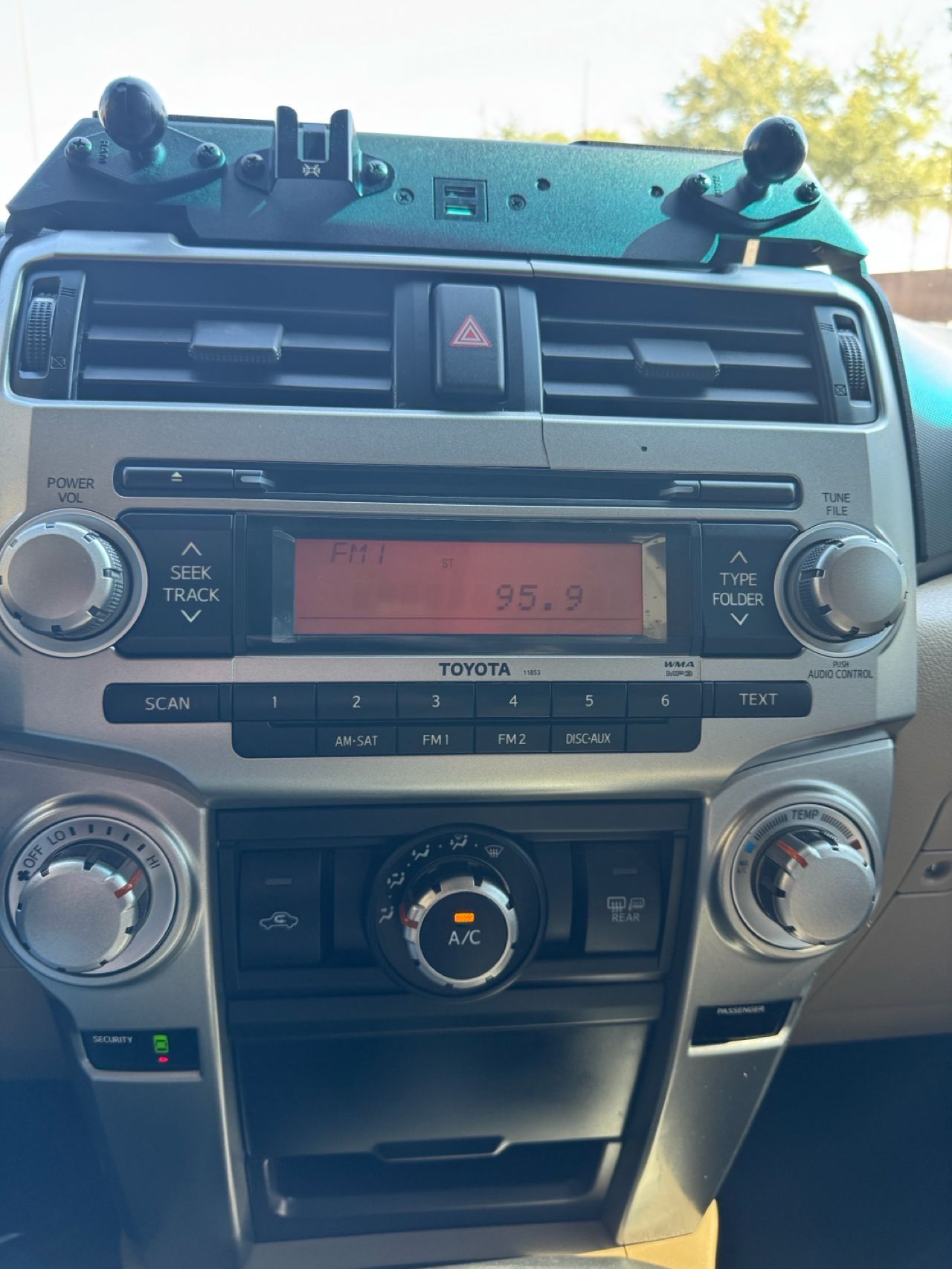 2011 Toyota 4Runner SR5 V6 photo 13