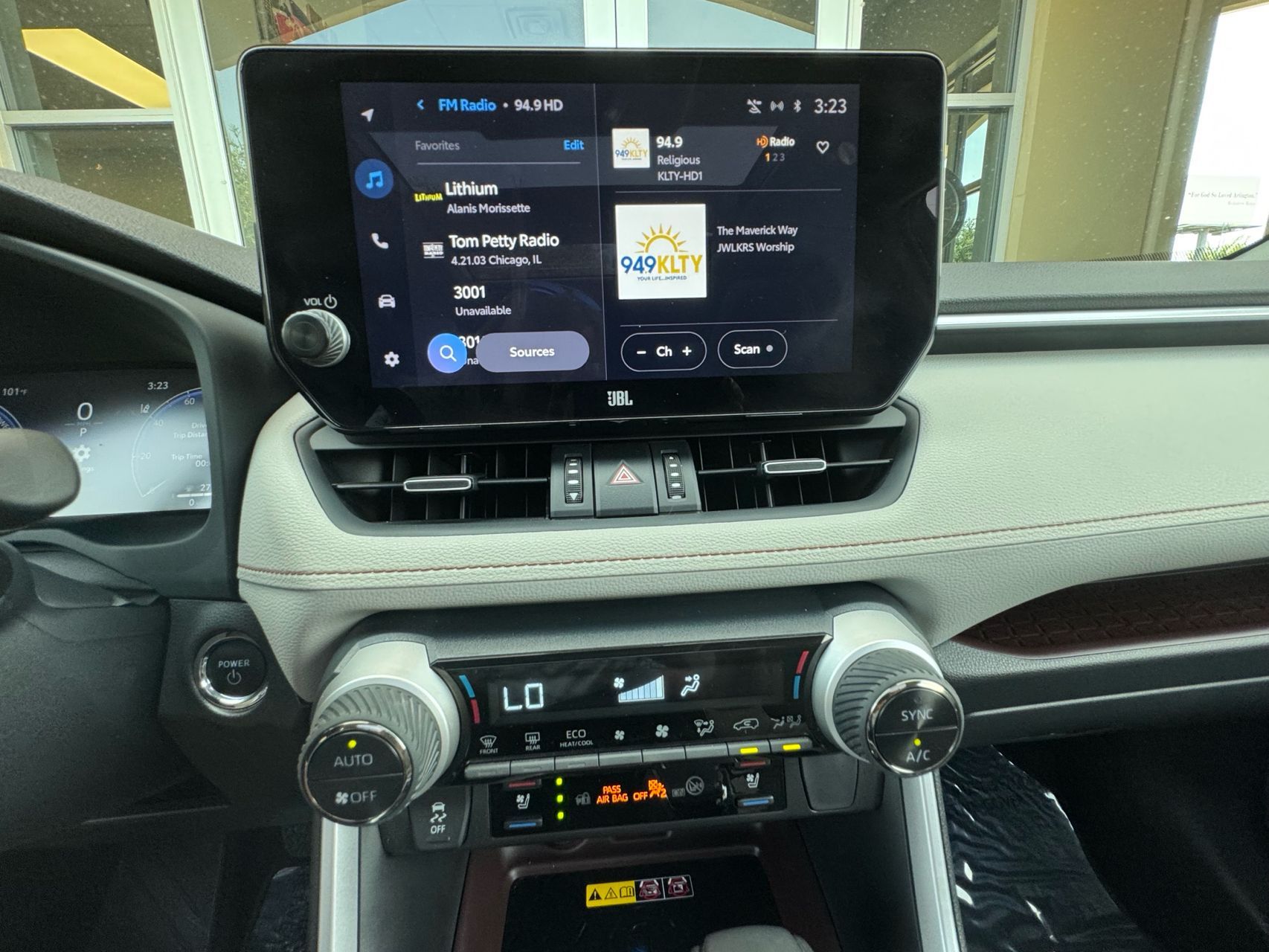 2024 Toyota RAV4 Hybrid Limited photo 14