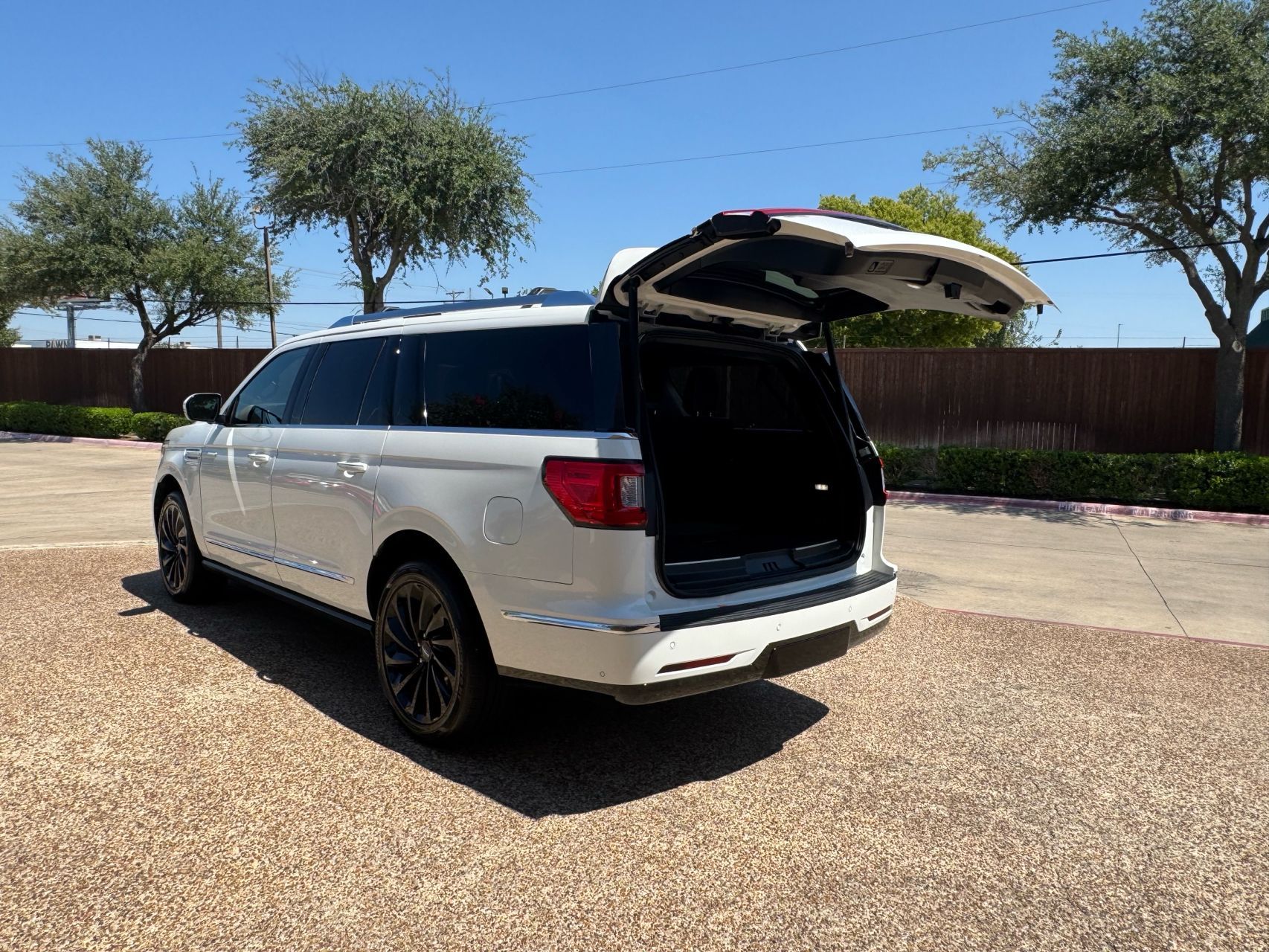 2021 Lincoln Navigator Reserve L photo 11