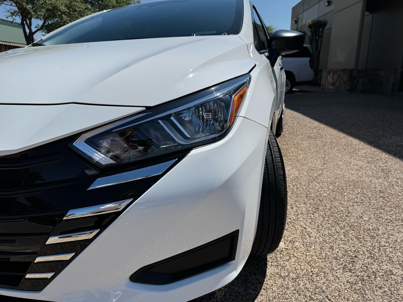 2024 Nissan Versa 1.6 S photo 3