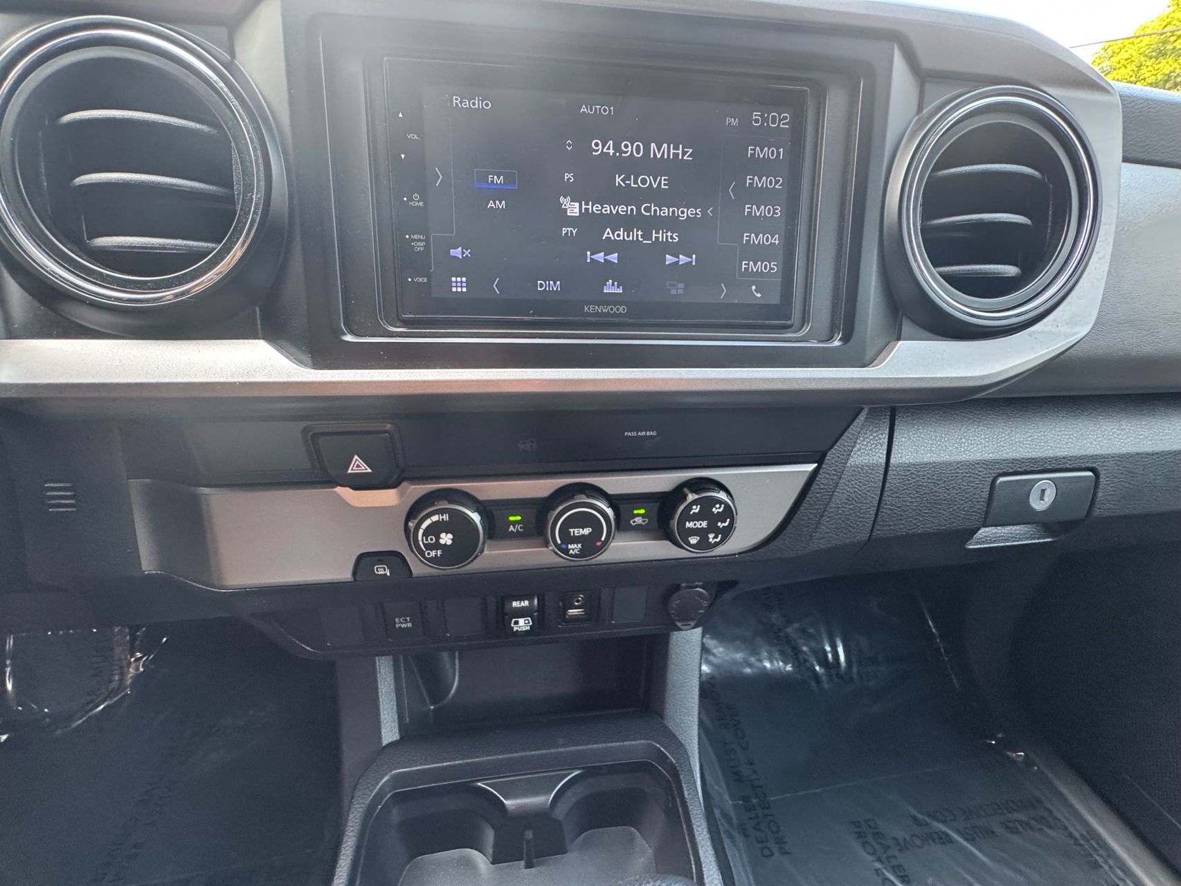 2019 Toyota Tacoma SR5 V6 photo 15