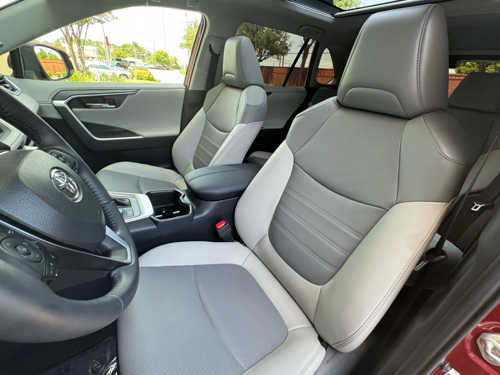 2024 Toyota RAV4 Hybrid Limited photo 17