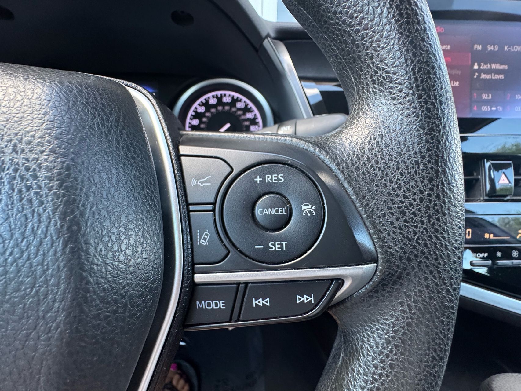 2022 Toyota Camry LE photo 17