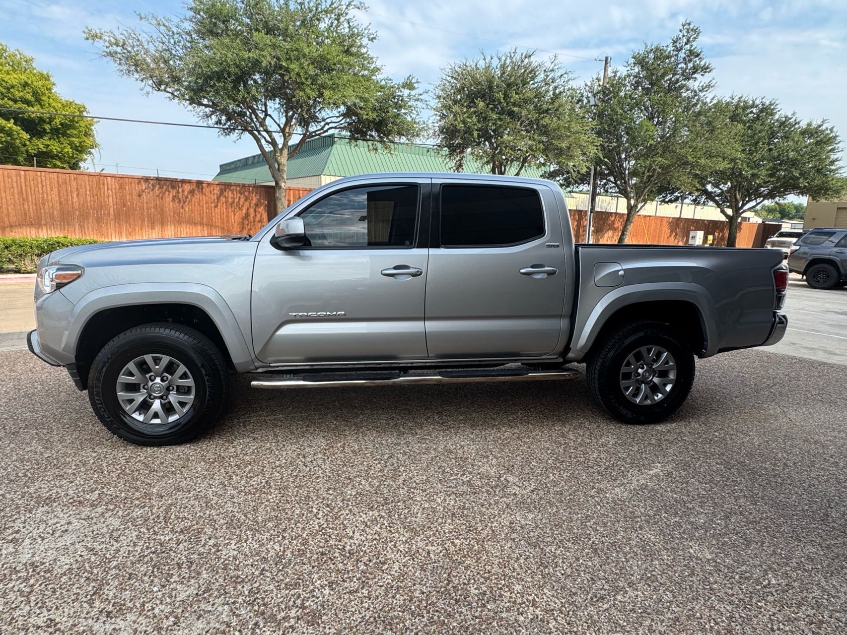 2019 Toyota Tacoma SR5 V6 photo 9