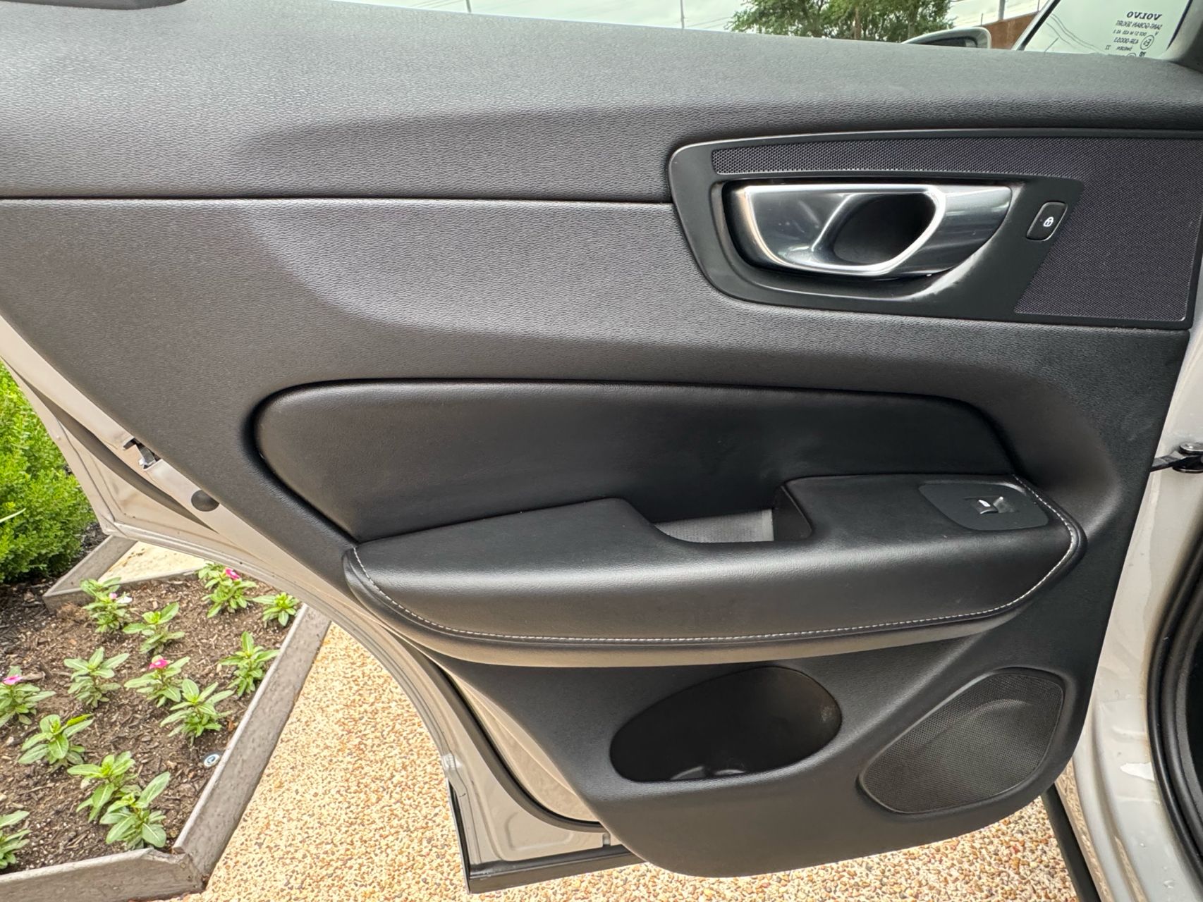 2022 Volvo XC60 B5 Inscription photo 31