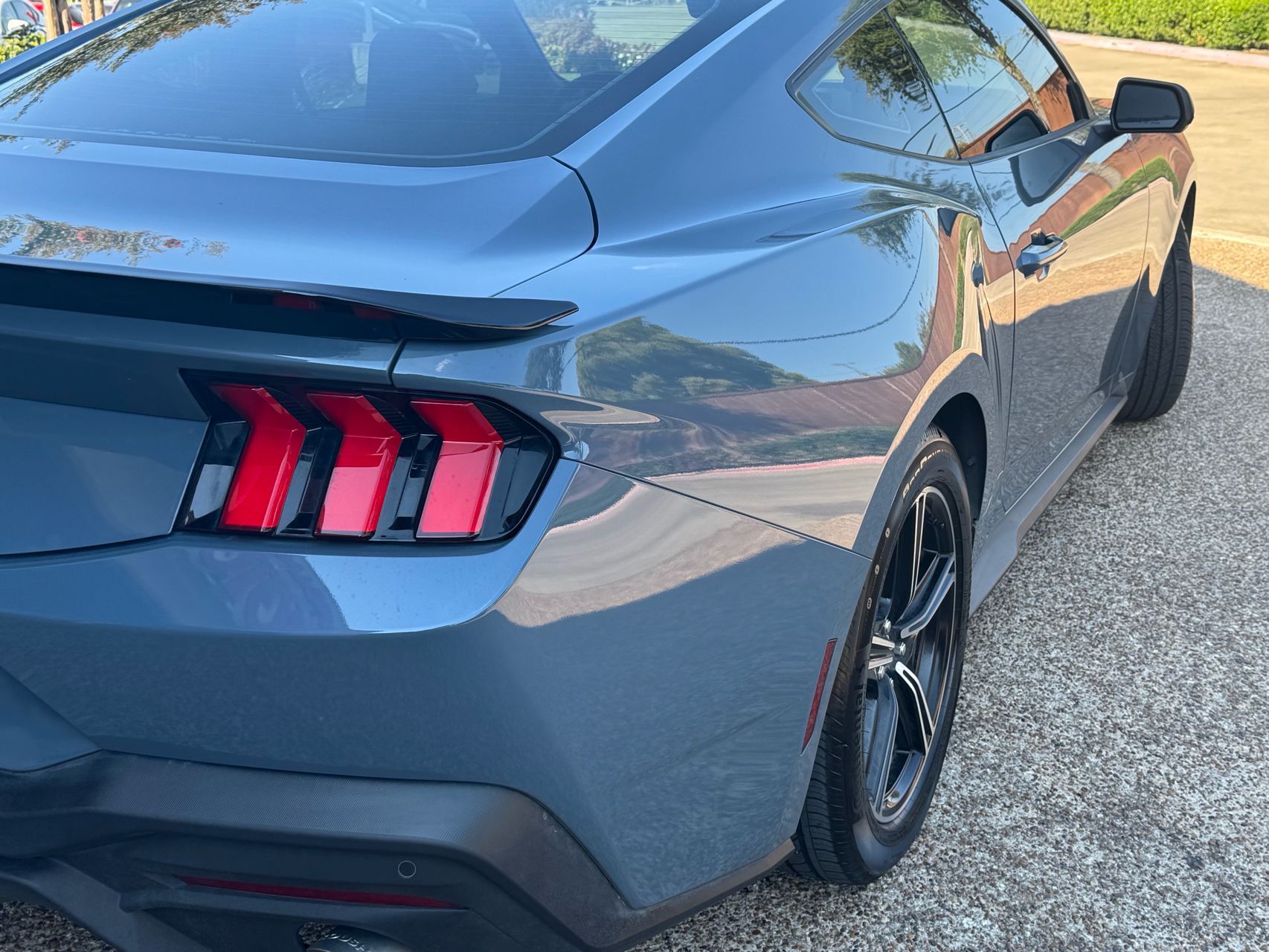 2024 Ford Mustang EcoBoost photo 4