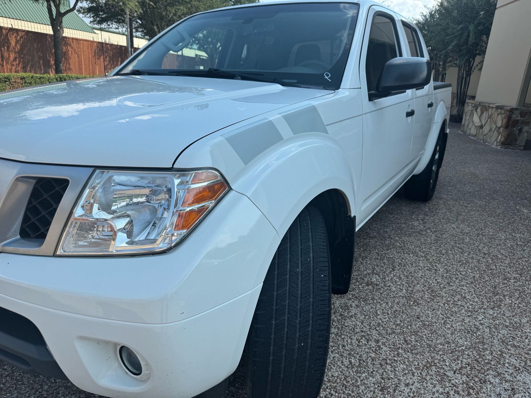 2021 Nissan Frontier Crew Cab SV photo 2