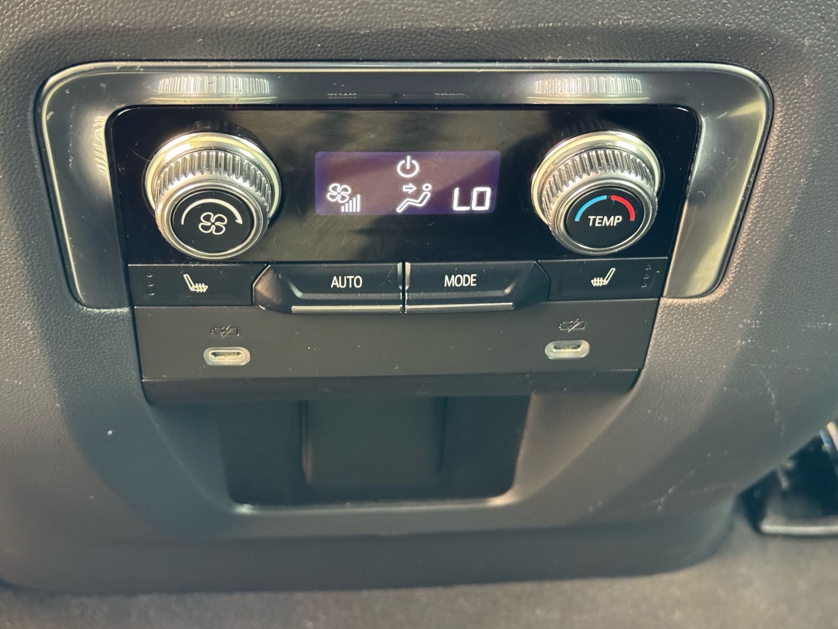 2022 GMC Yukon XL Denali - Photo 33