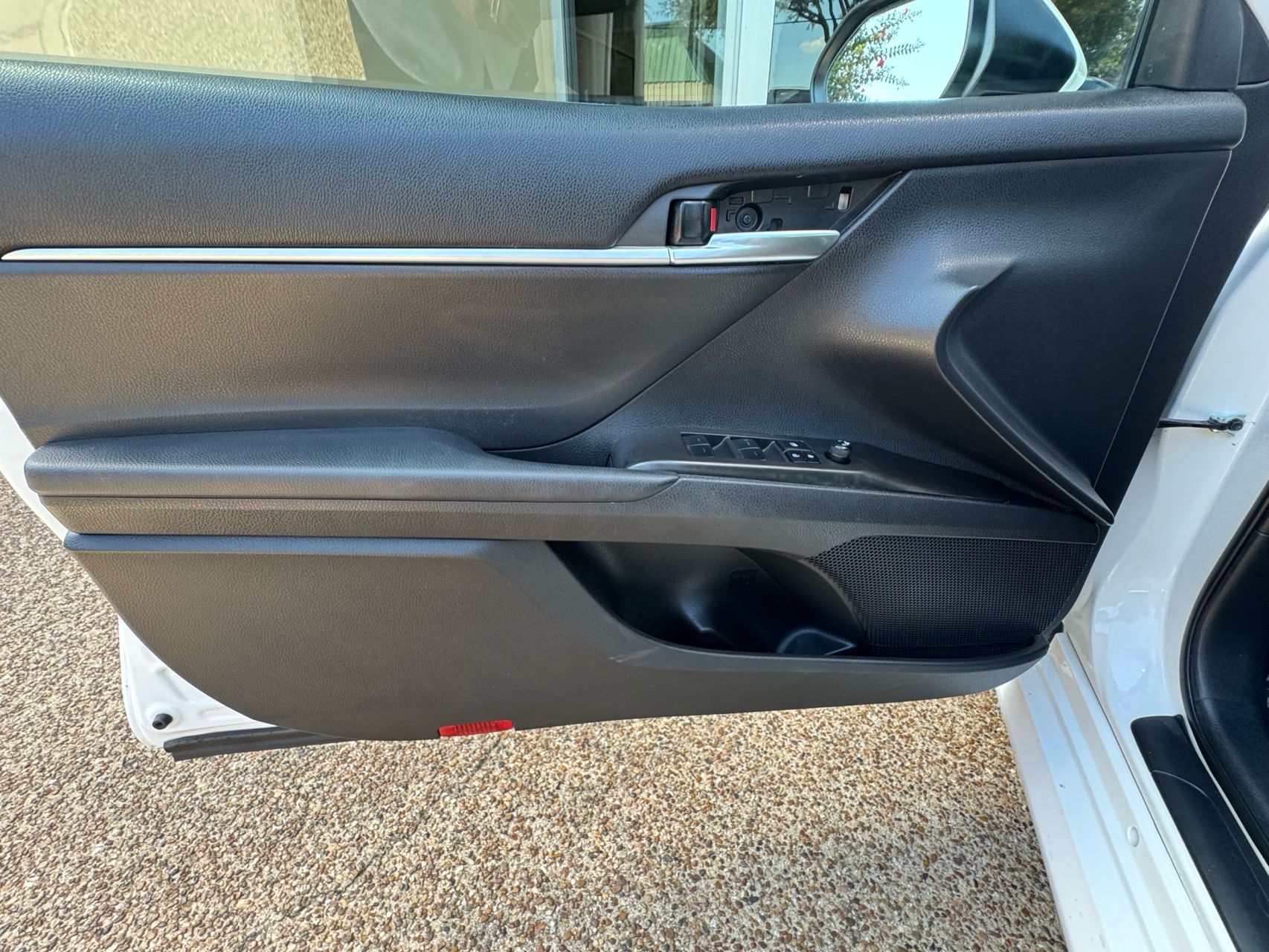 2022 Toyota Camry LE photo 23