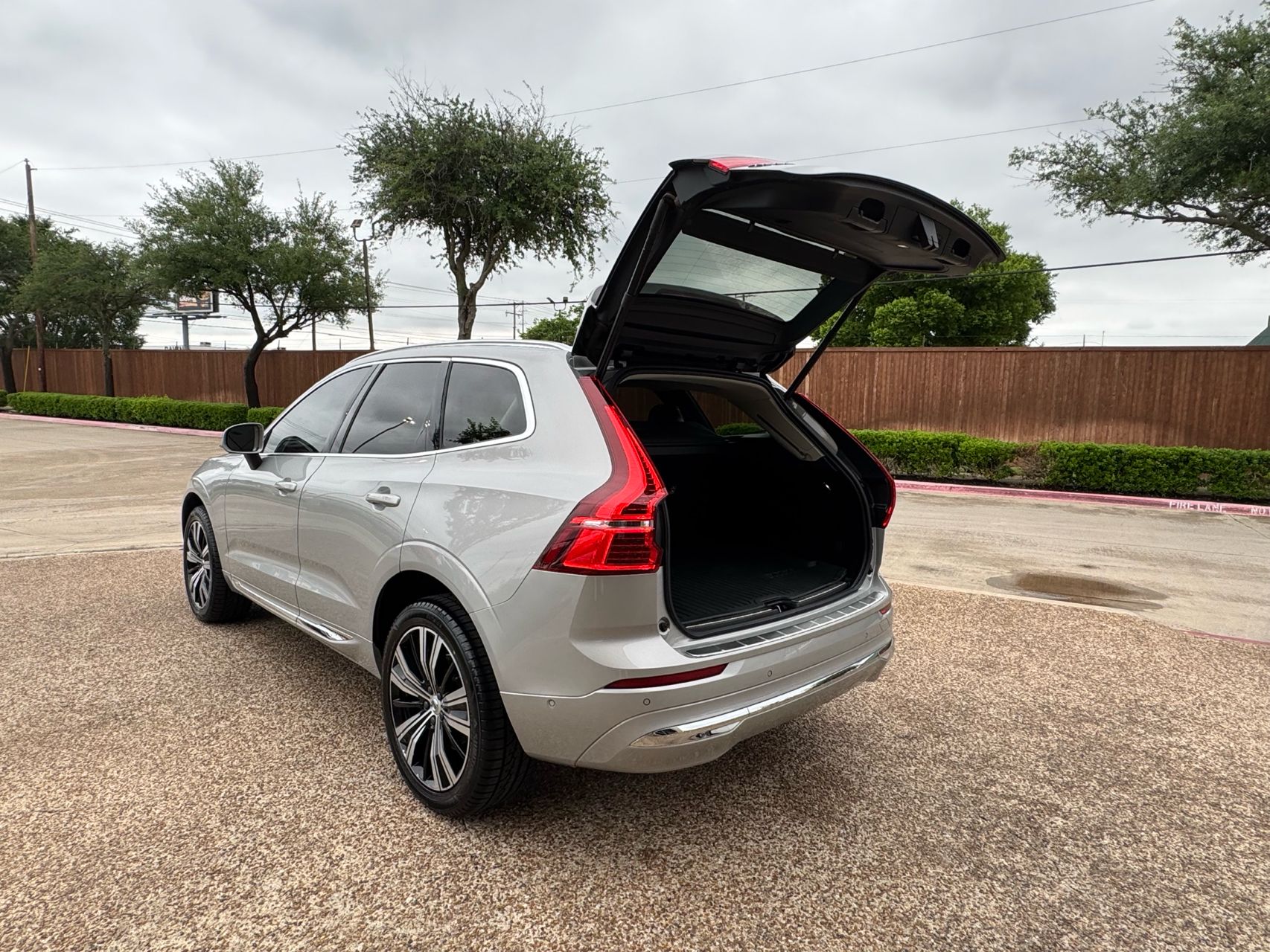 2022 Volvo XC60 B5 Inscription photo 11