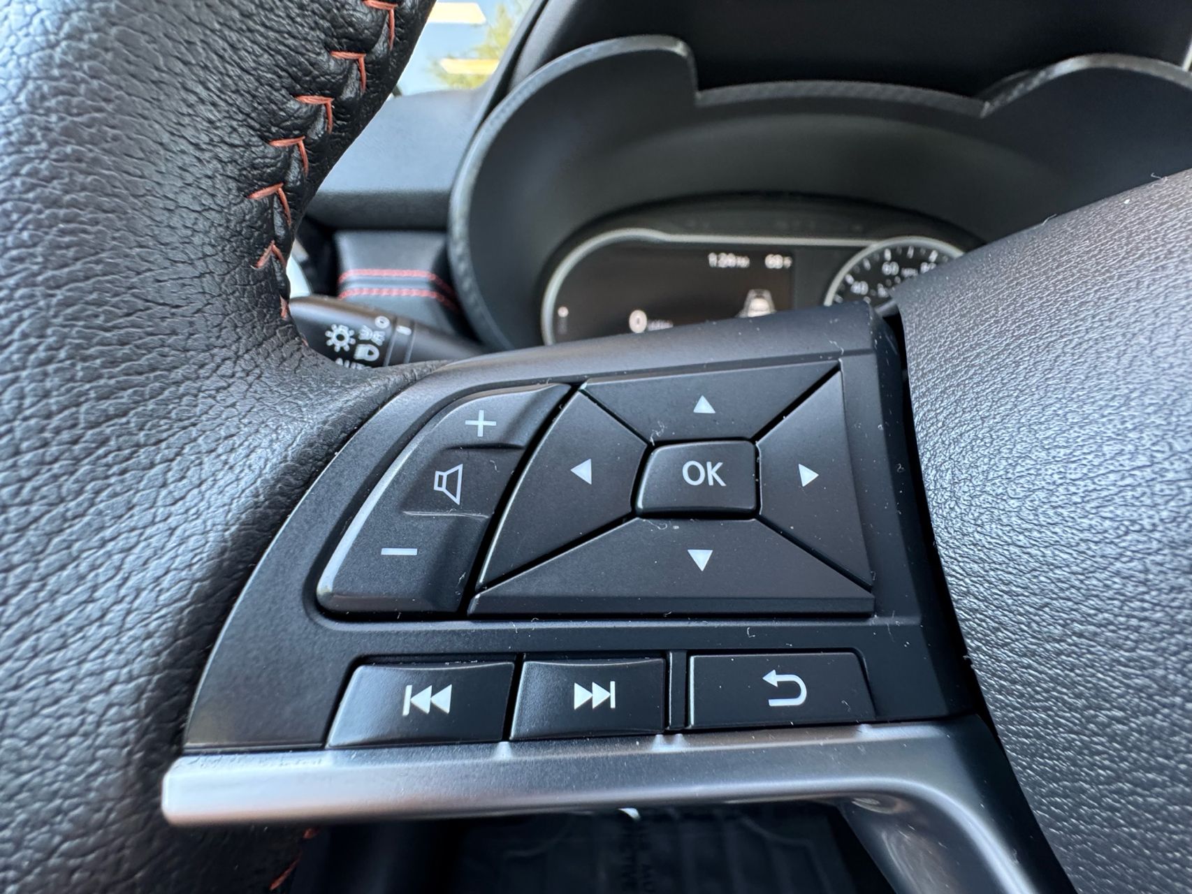 2024 Nissan Versa 1.6 S photo 21