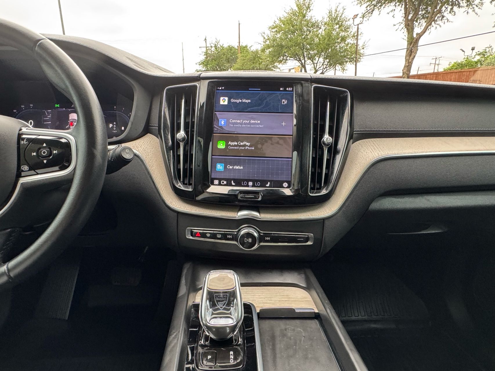 2022 Volvo XC60 B5 Inscription photo 26