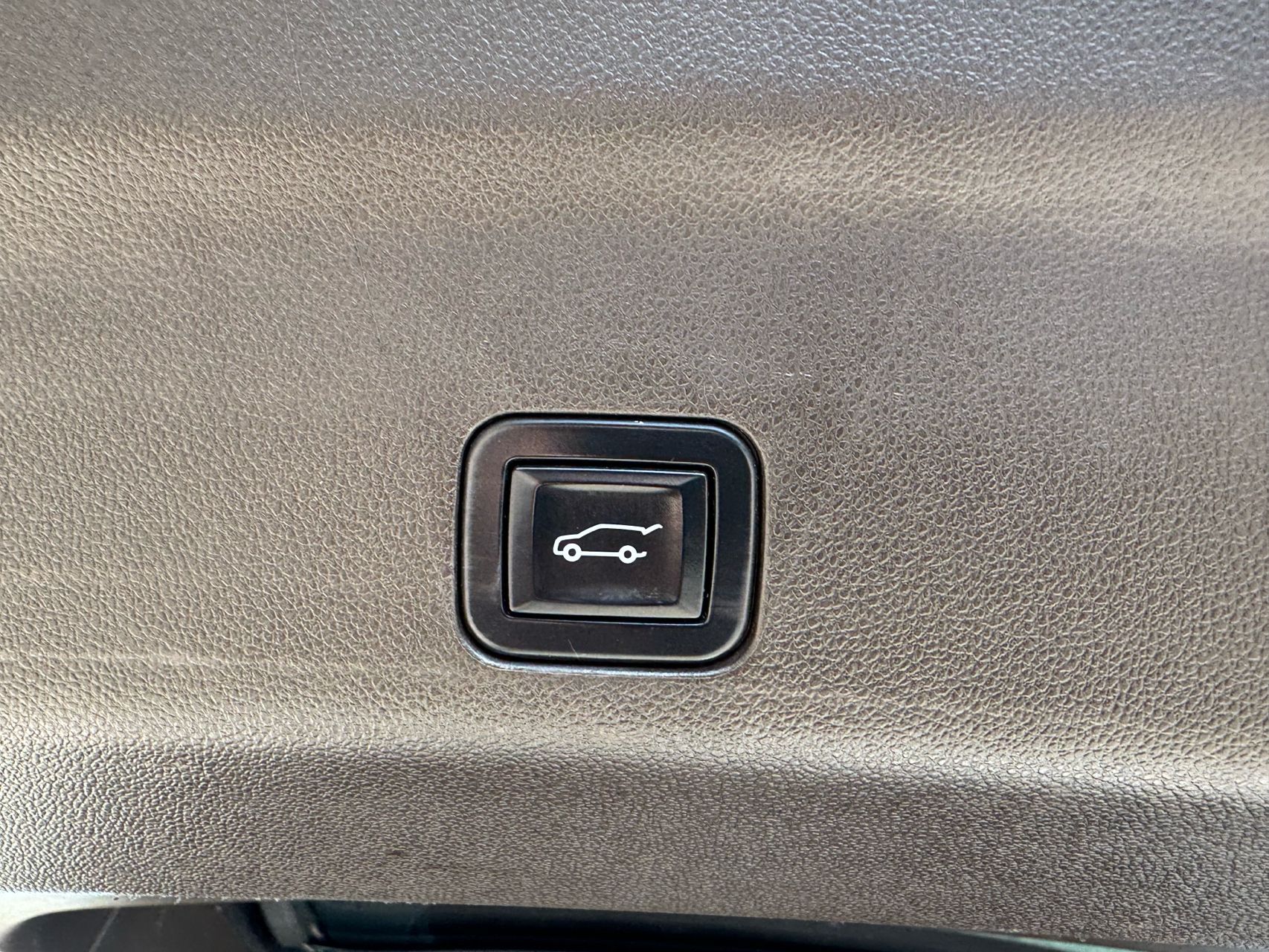 2022 GMC Yukon XL Denali - Photo 14