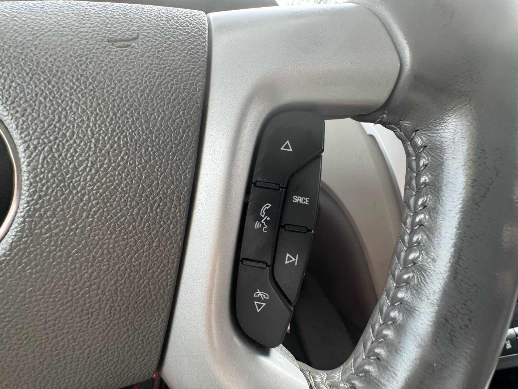 2012 Chevrolet Traverse 1LT photo 18
