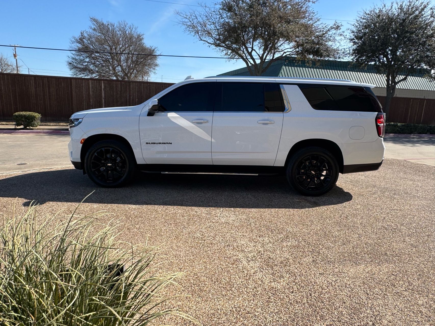 2022 Chevrolet Suburban LS - Photo 11