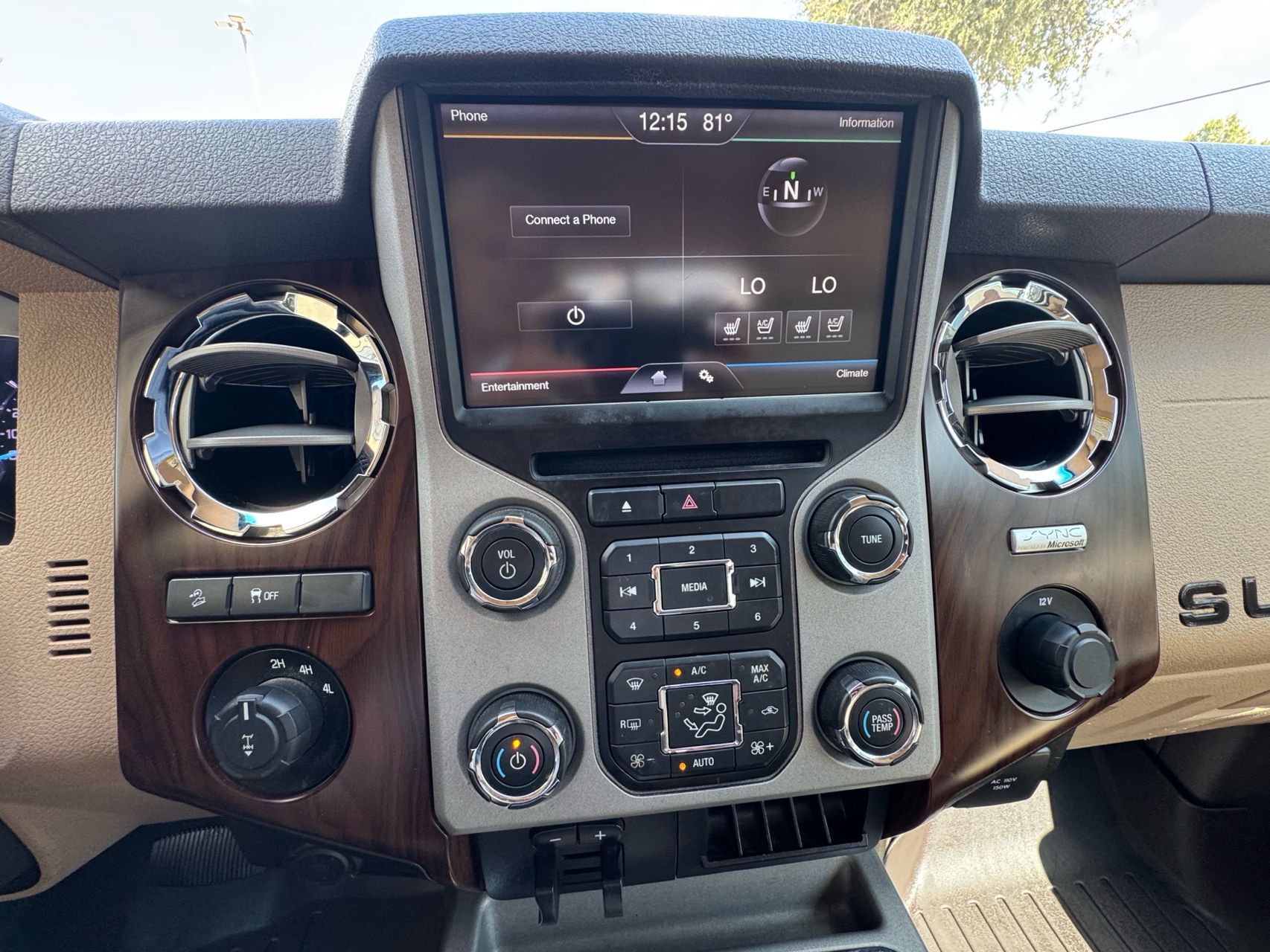 2013 Ford F-350 Lariat photo 19