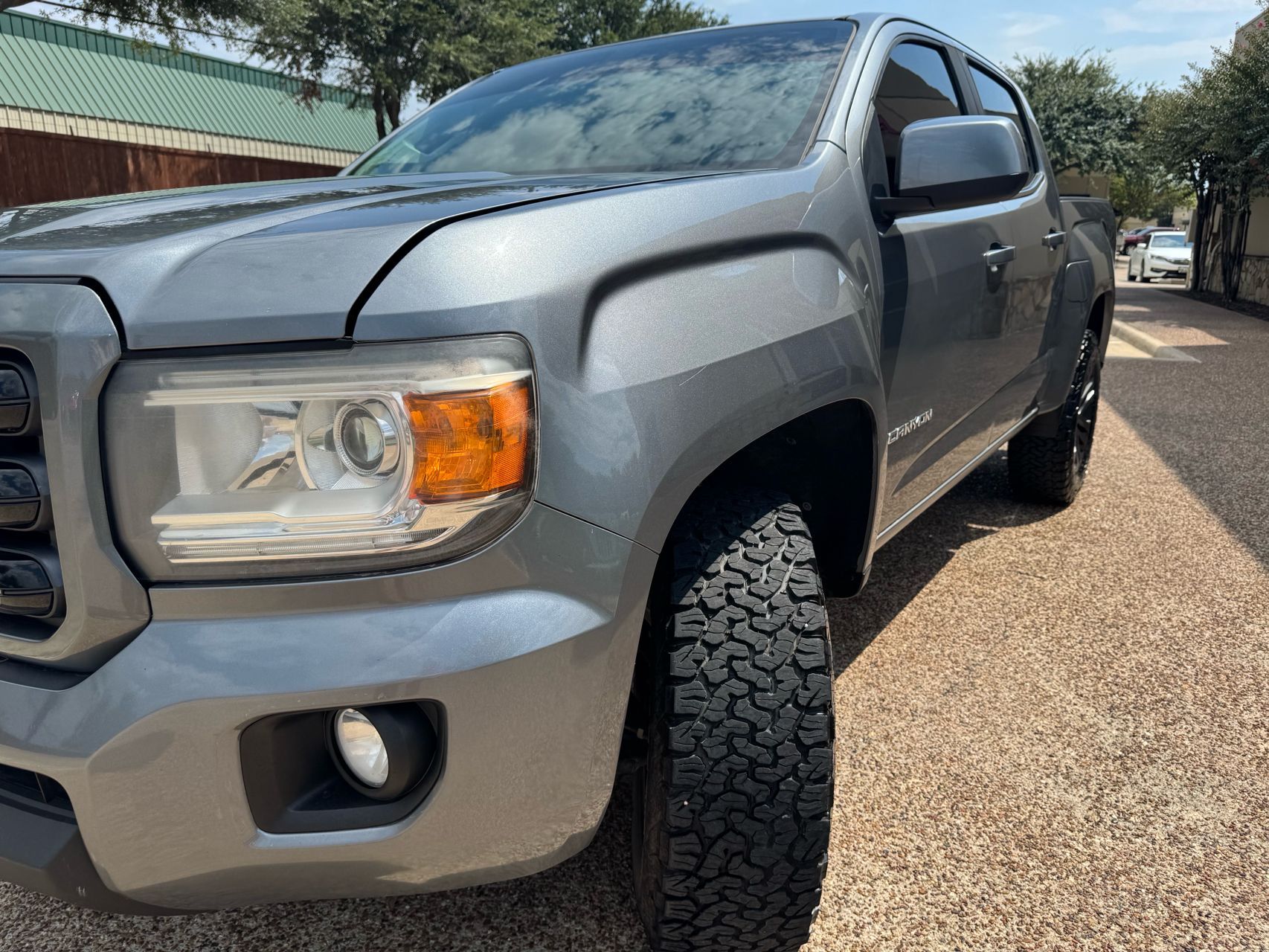 2020 Gmc Canyon SLE photo 3