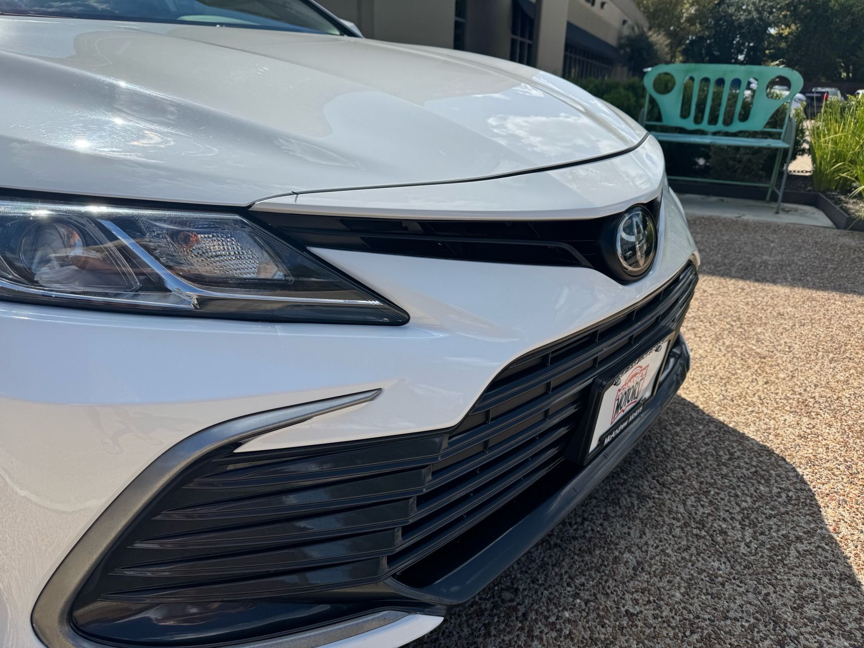 2022 Toyota Camry LE photo 2