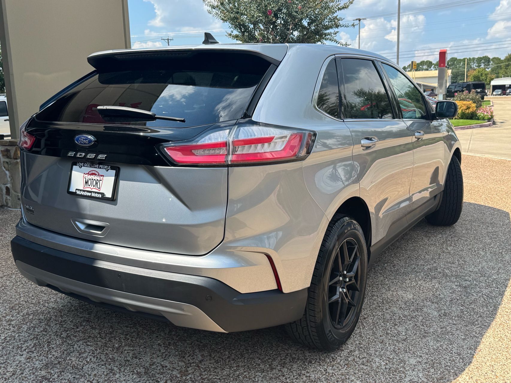 2021 Ford Edge SEL photo 8