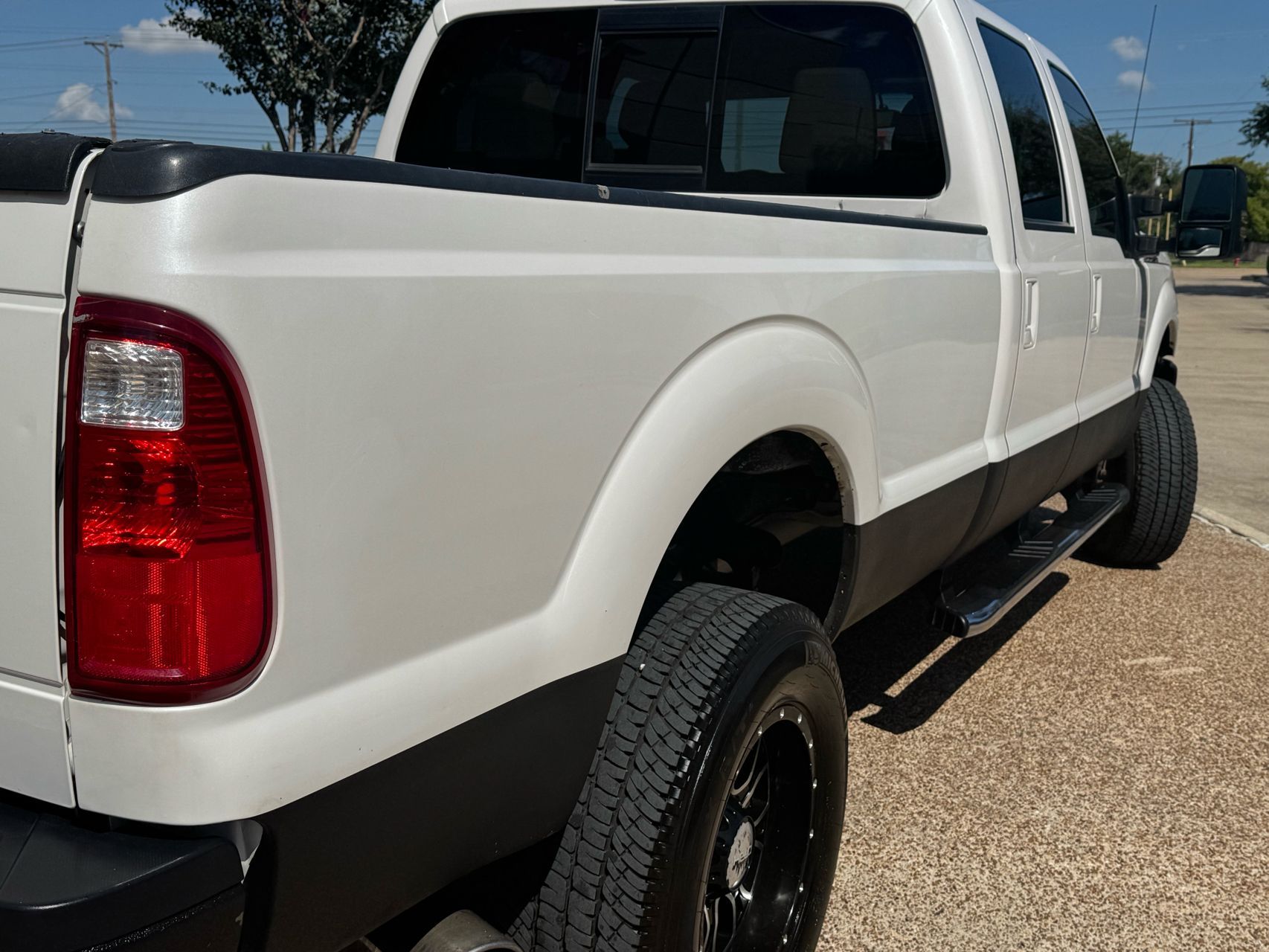 2013 Ford F-350 Lariat photo 4