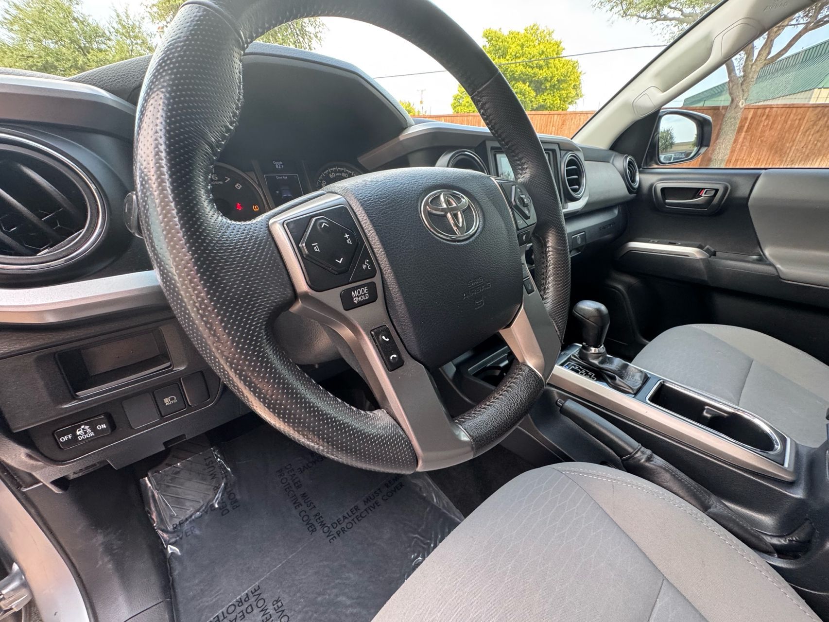 2019 Toyota Tacoma SR5 V6 photo 17