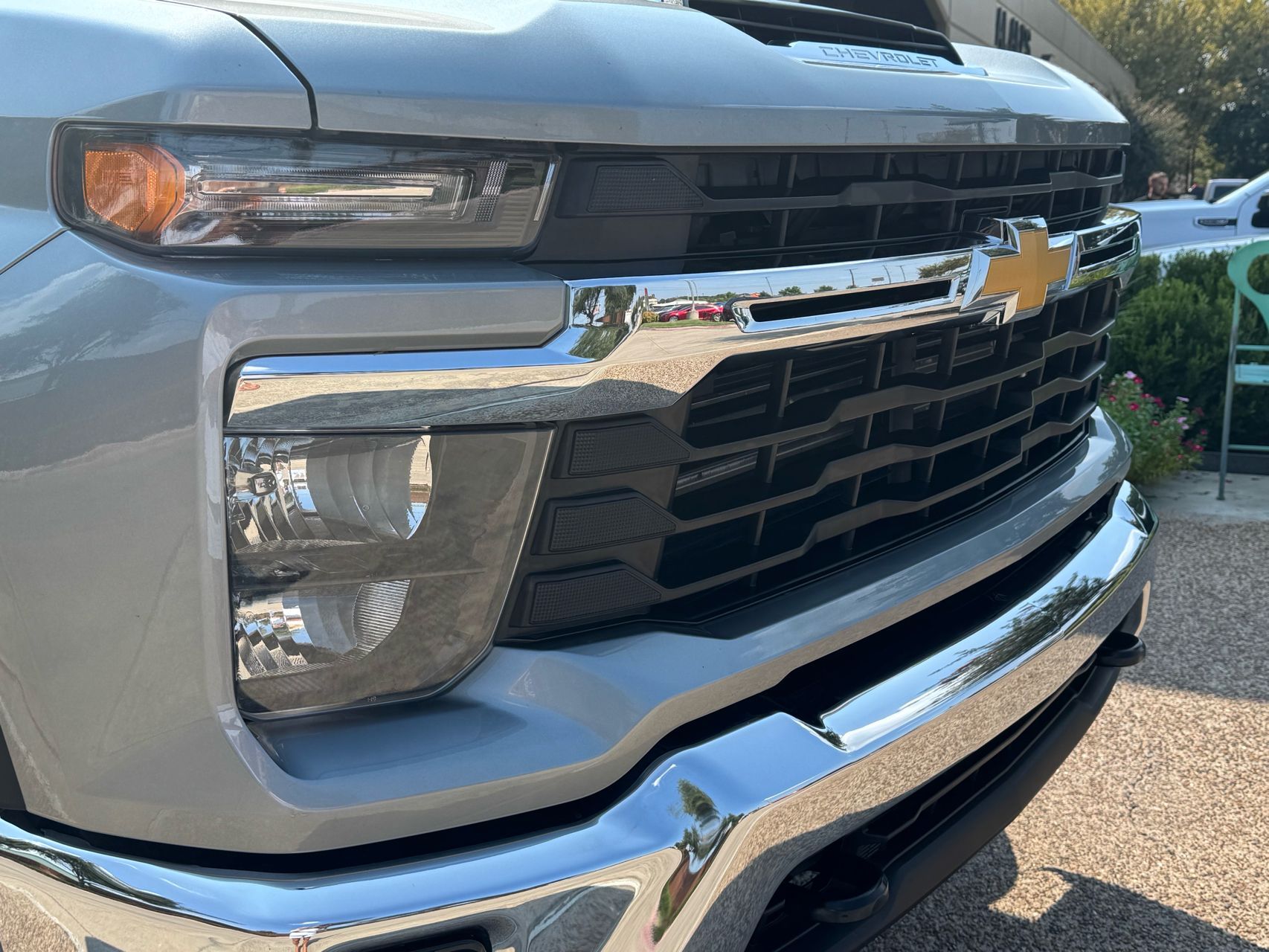 2024 Chevrolet Silverado 2500HD LT photo 2