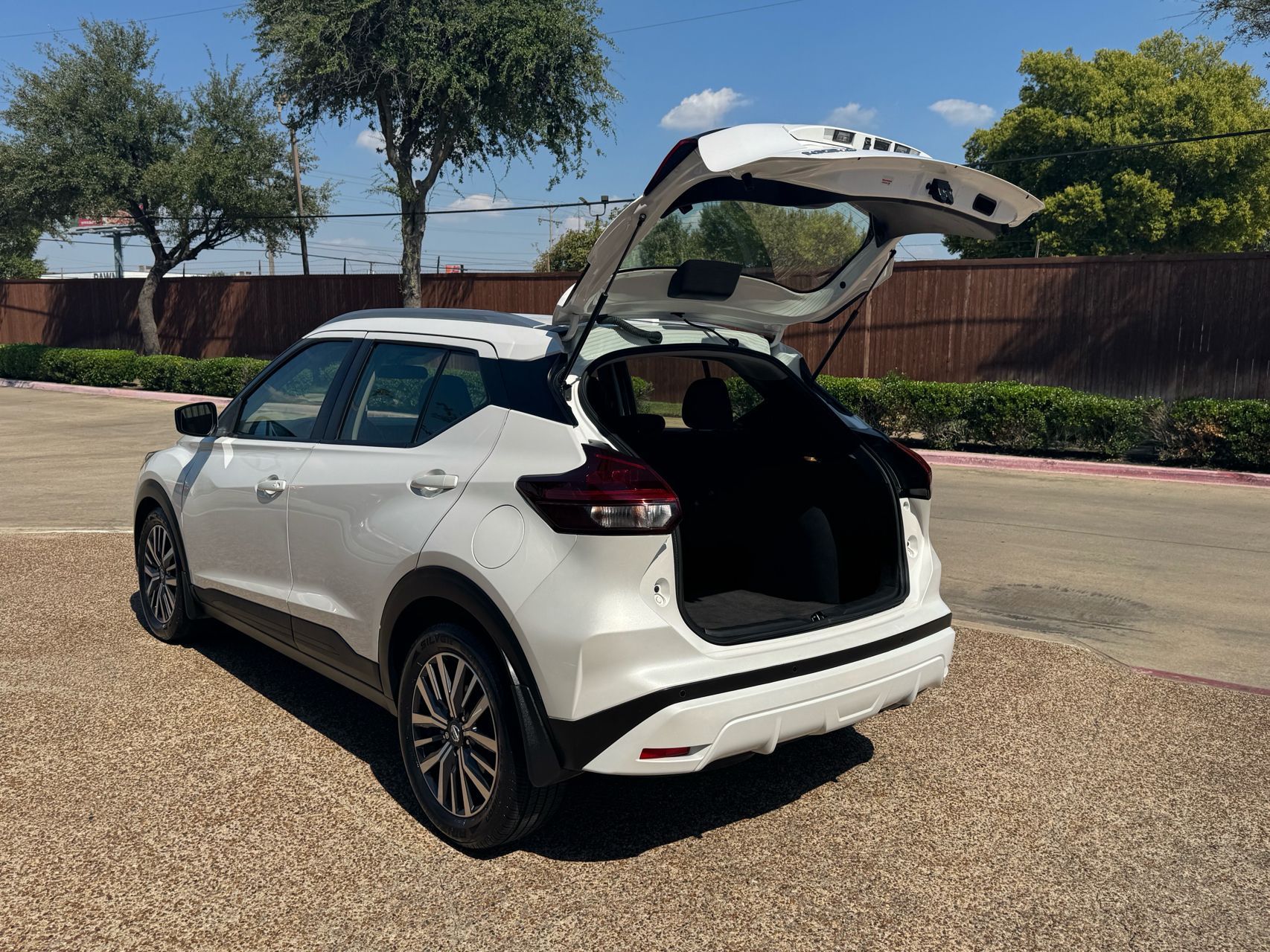 2021 Nissan Kicks SV photo 13