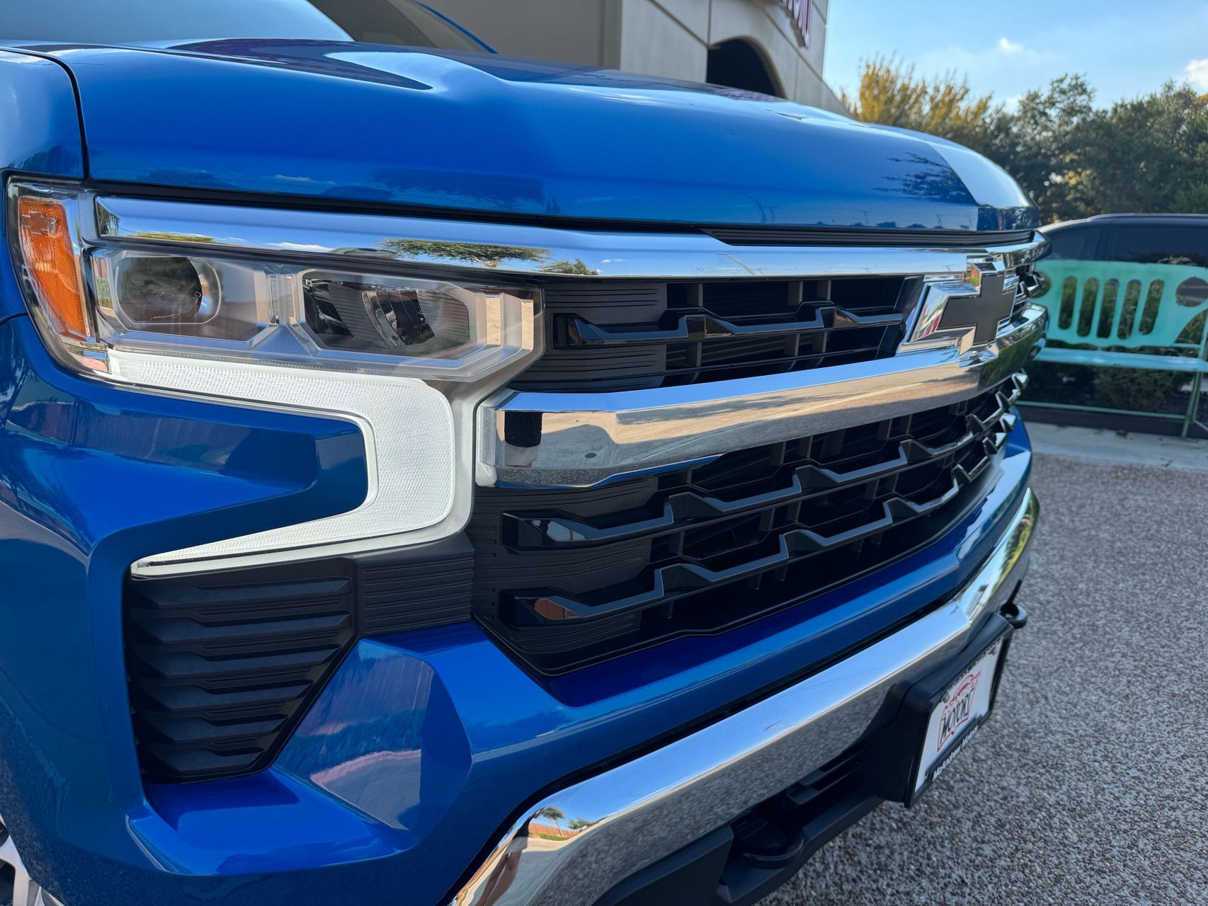 2023 Chevrolet Silverado 1500 photo 2