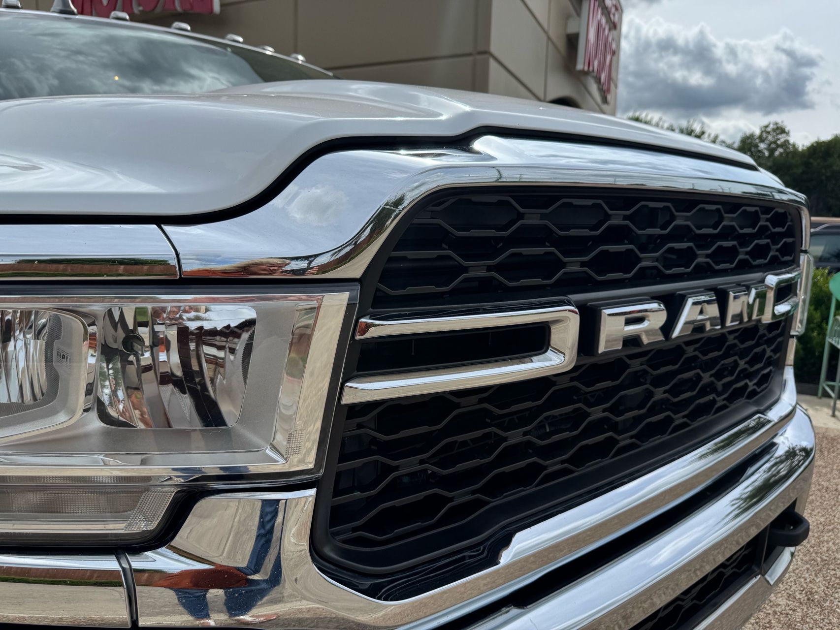 2020 Ram 2500 Tradesman photo 2