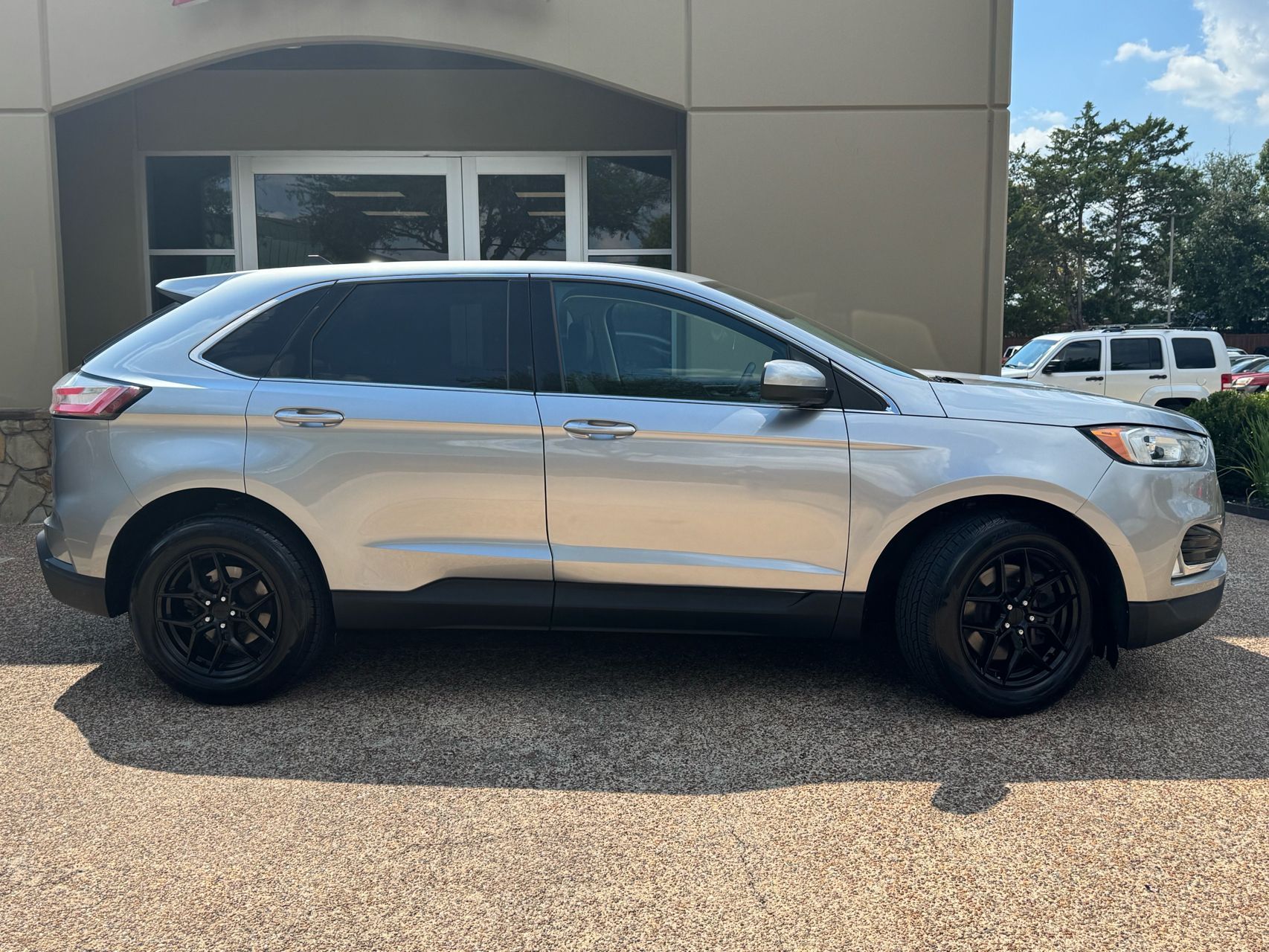 2021 Ford Edge SEL photo 7