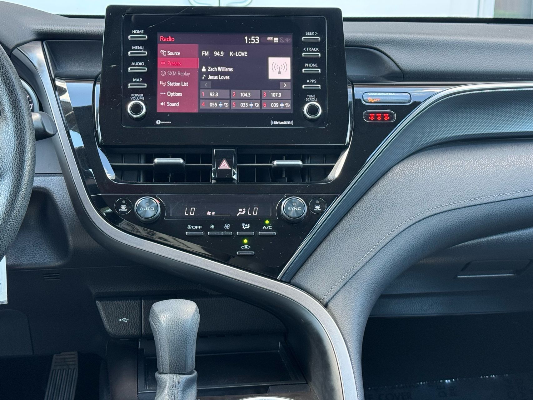2022 Toyota Camry LE photo 25