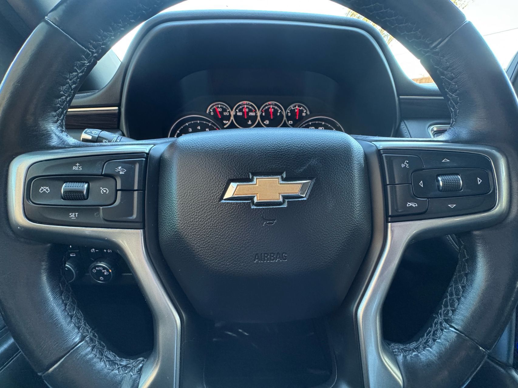 2022 Chevrolet Suburban LS - Photo 17