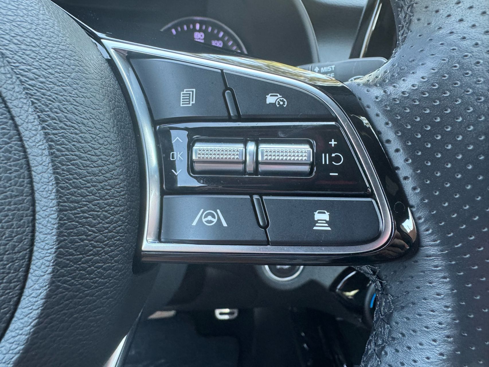 2024 Kia Forte GT-Line photo 18