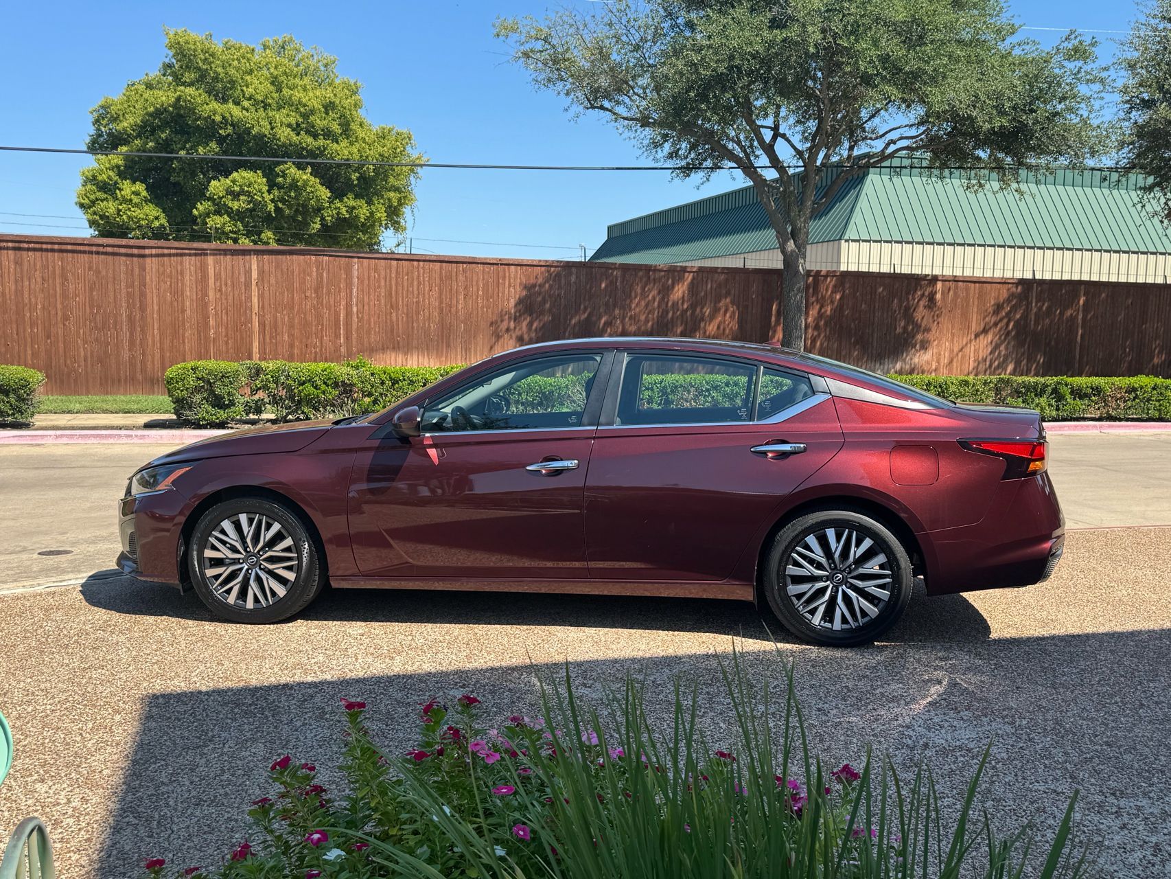 2023 Nissan Altima SV photo 11