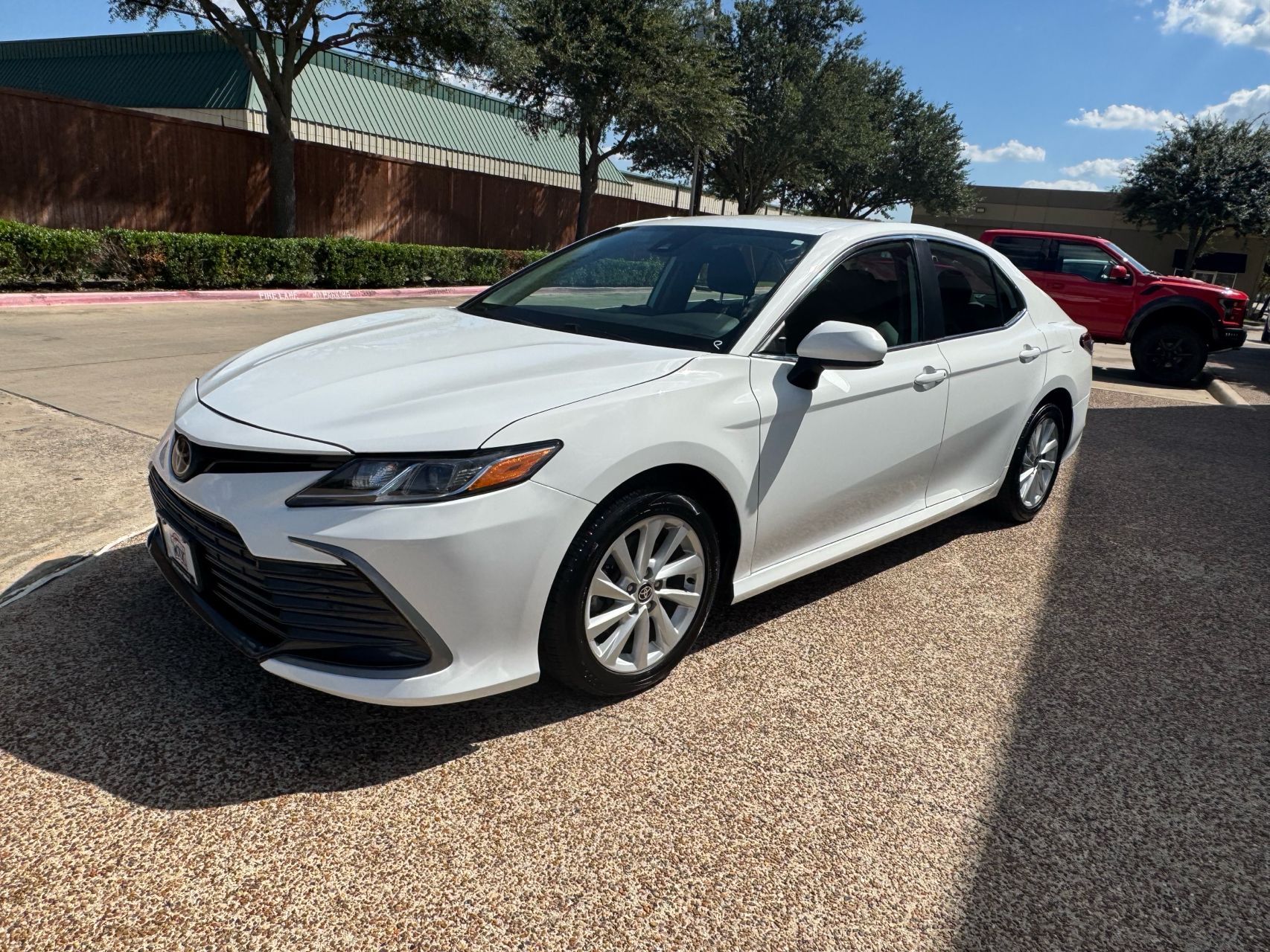 2022 Toyota Camry LE photo 12