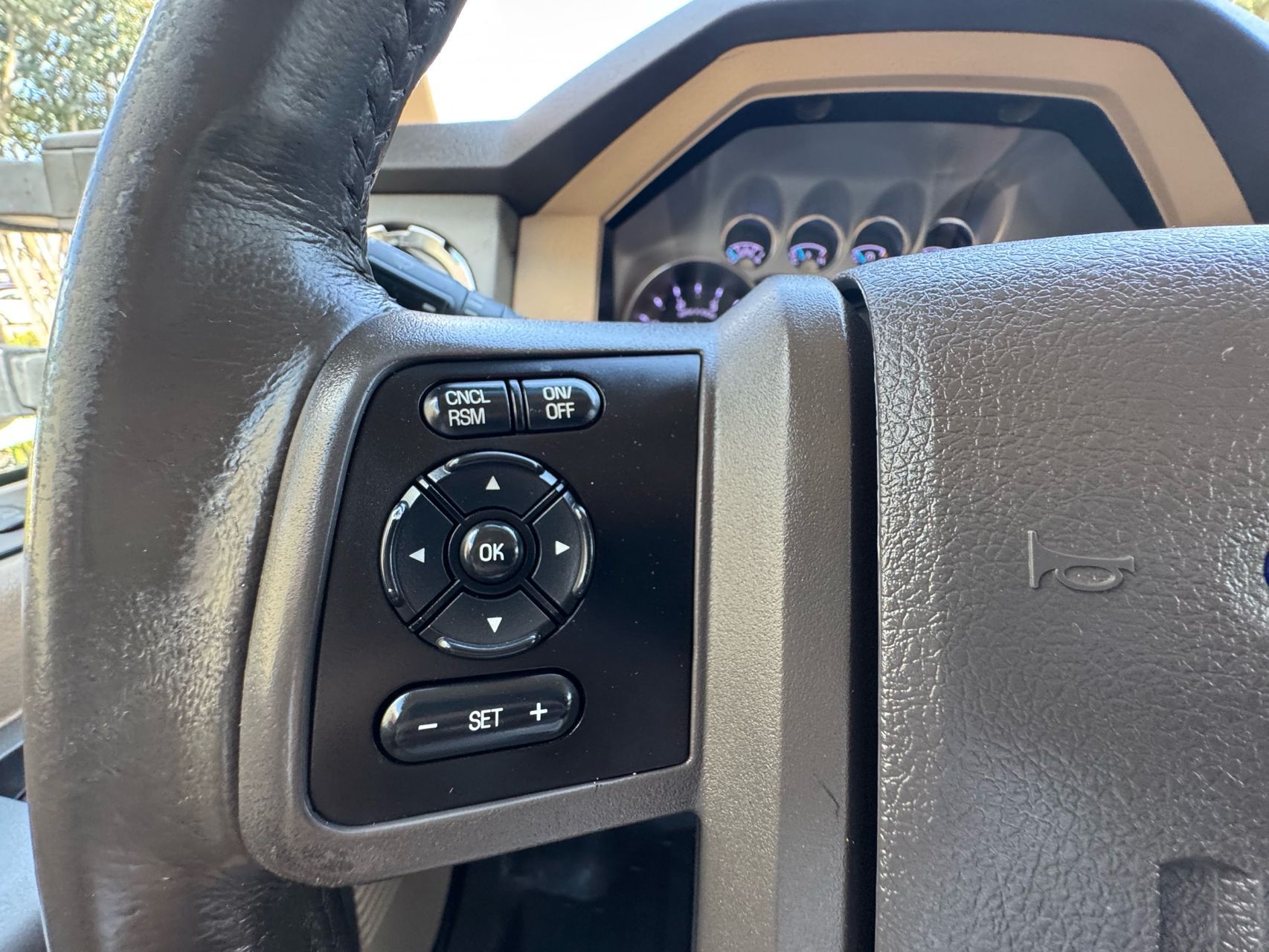2013 Ford F-350 Lariat photo 17