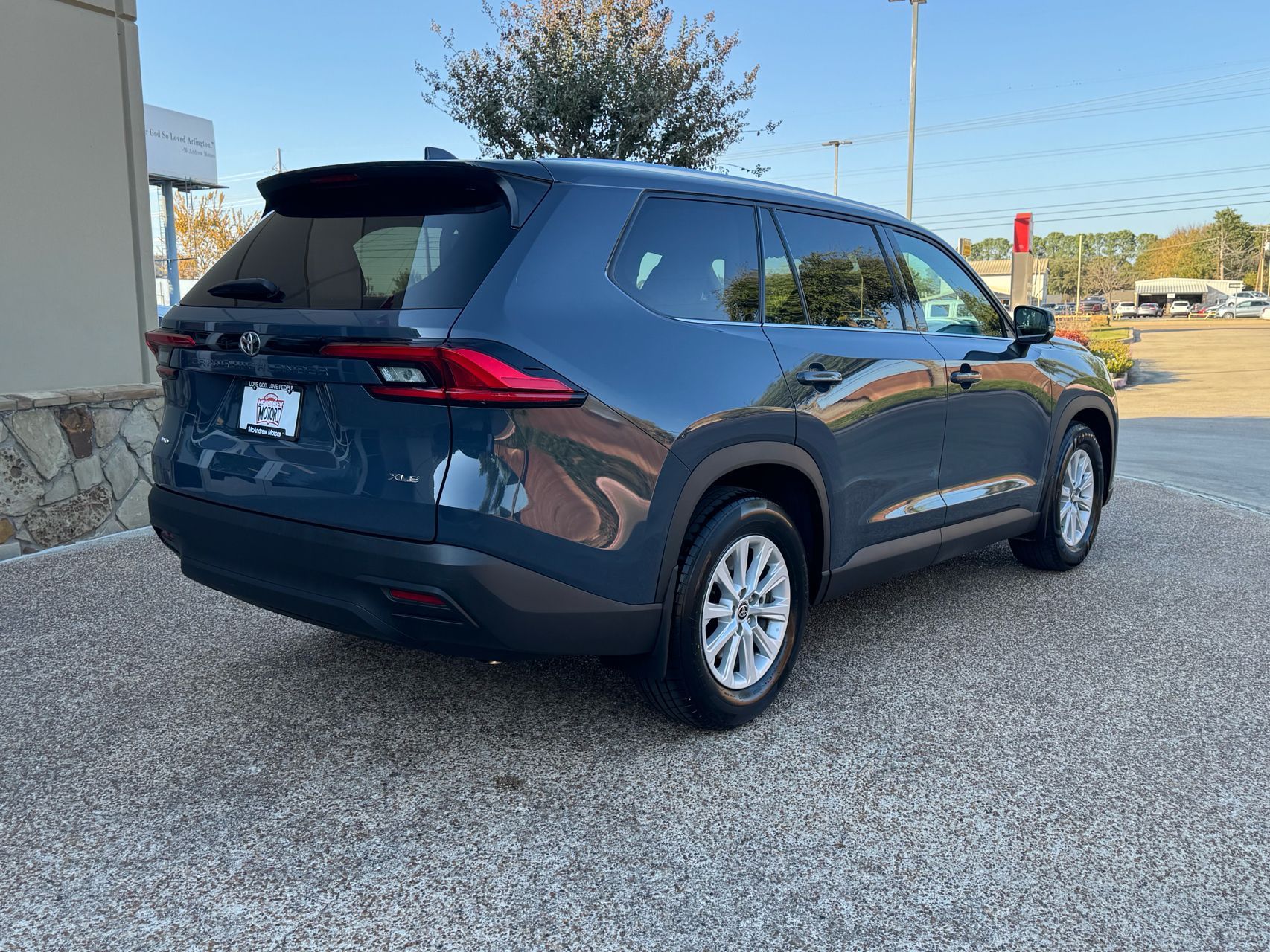 2024 Toyota Grand Highlander XLE photo 2