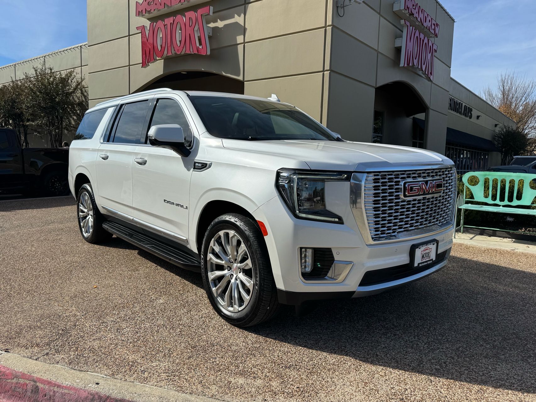 2022 GMC Yukon XL Denali - Photo 6