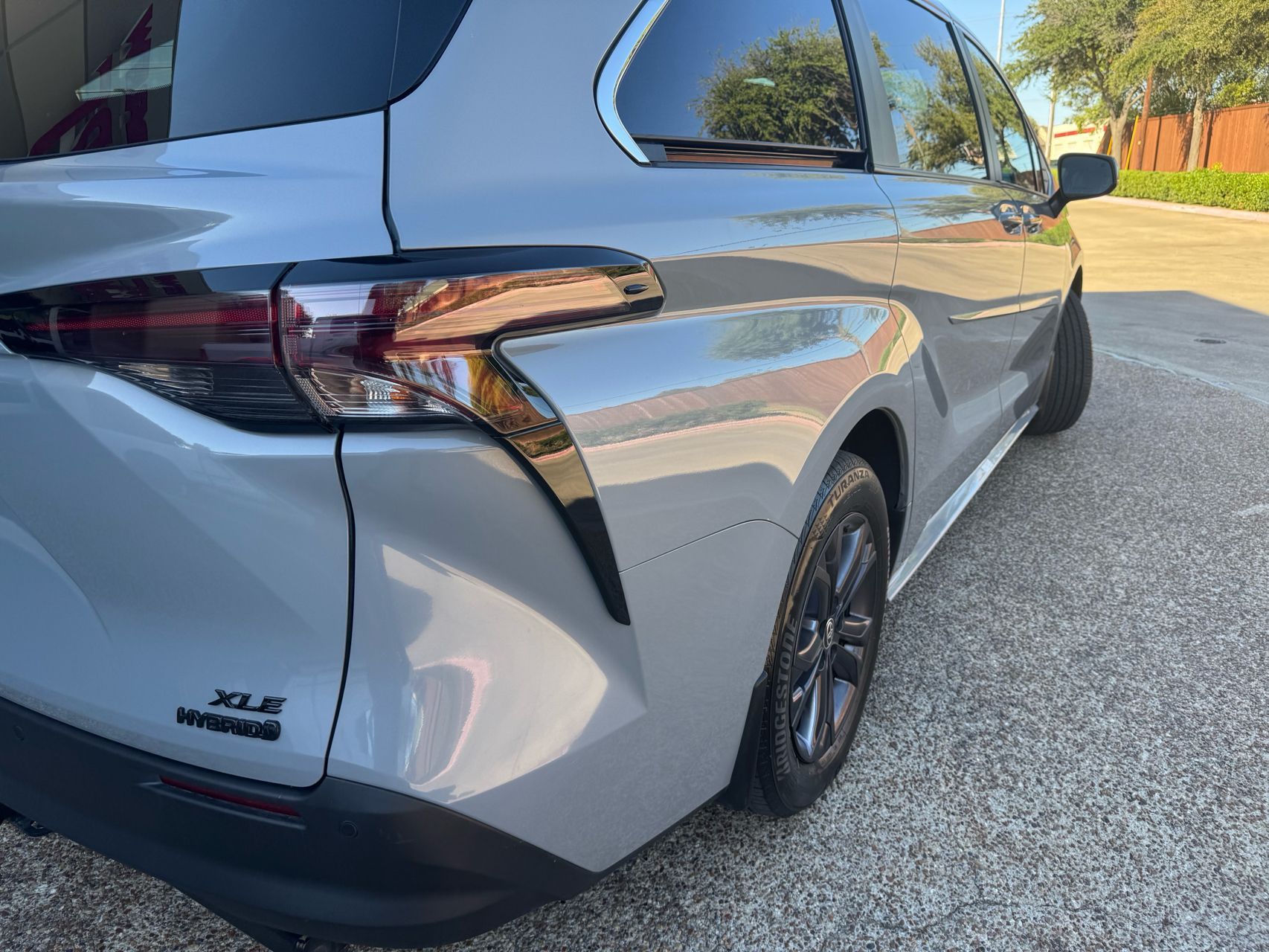2024 Toyota Sienna Woodland Edition photo 3