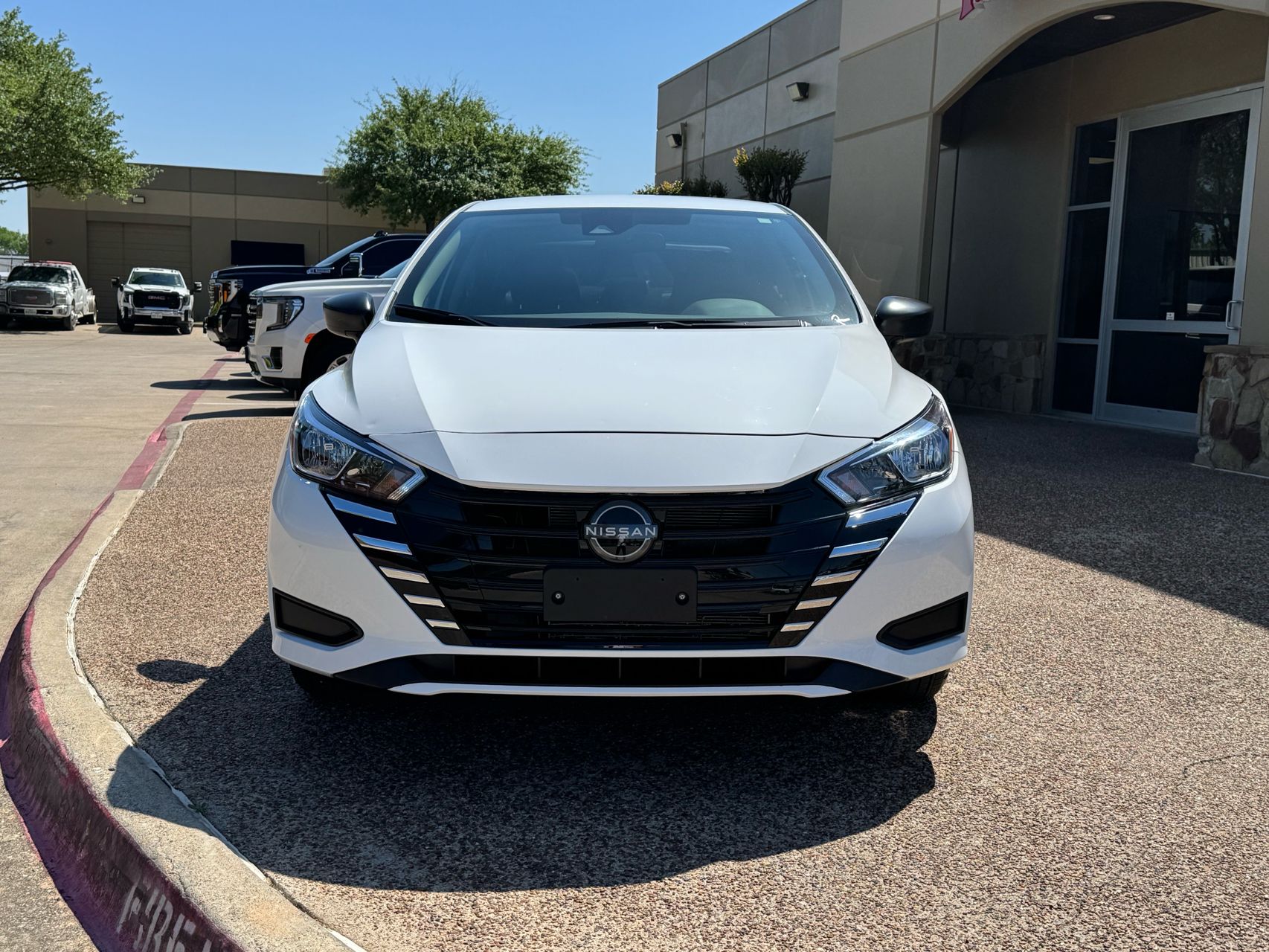 2024 Nissan Versa 1.6 S photo 5