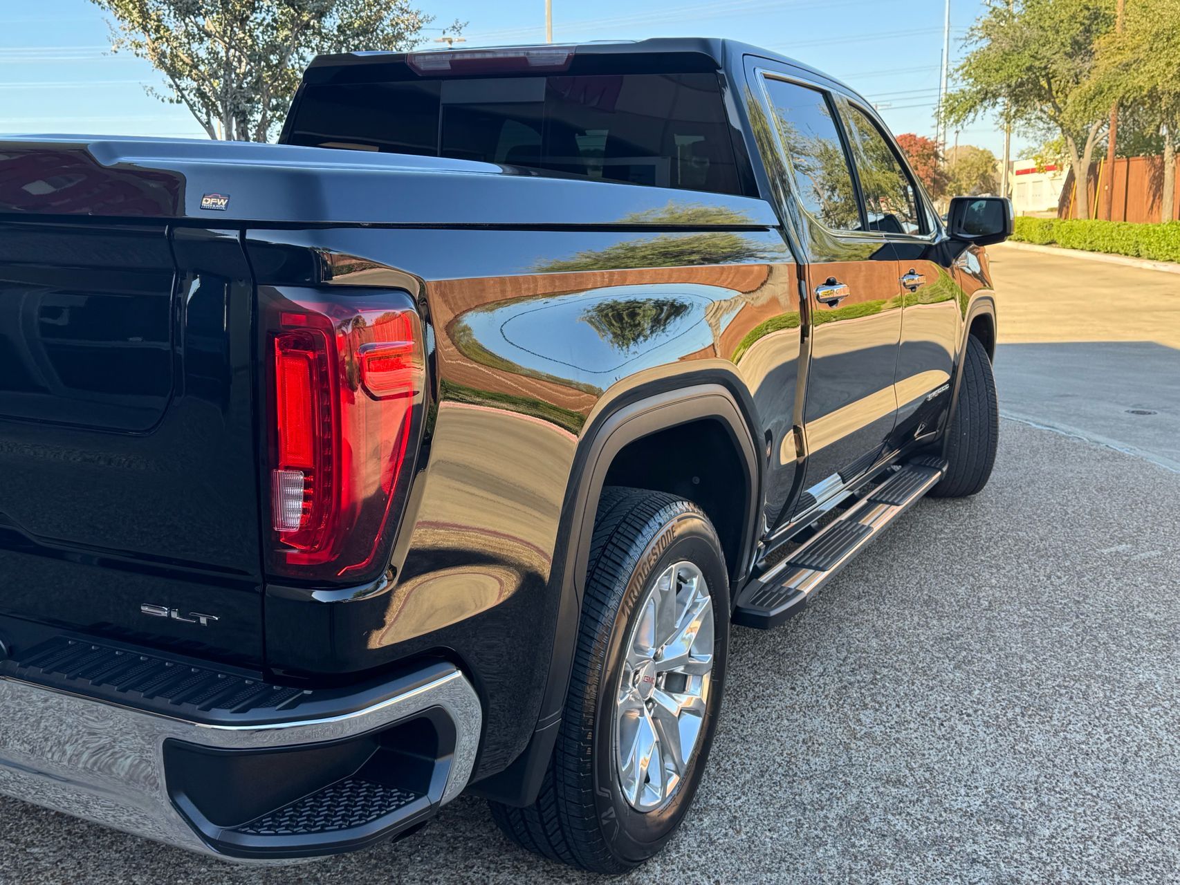 2020 Gmc Sierra 1500 SLT photo 3