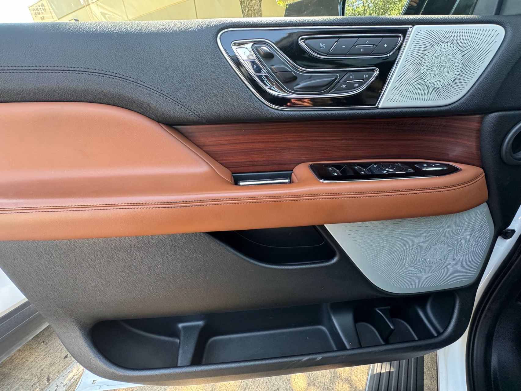 2021 Lincoln Navigator Reserve L photo 24