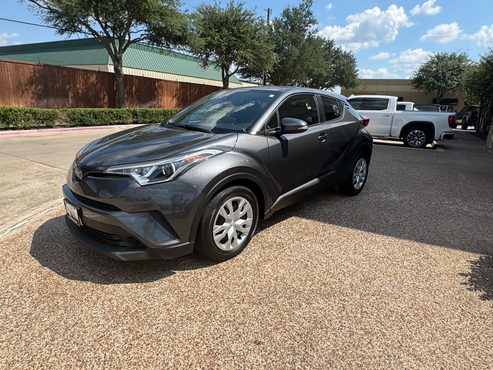 2019 Toyota C-HR LE photo 11