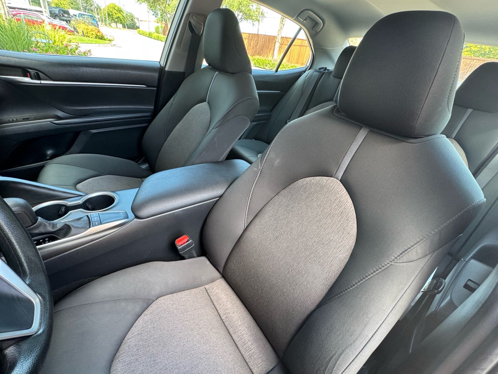 2022 Toyota Camry LE photo 21