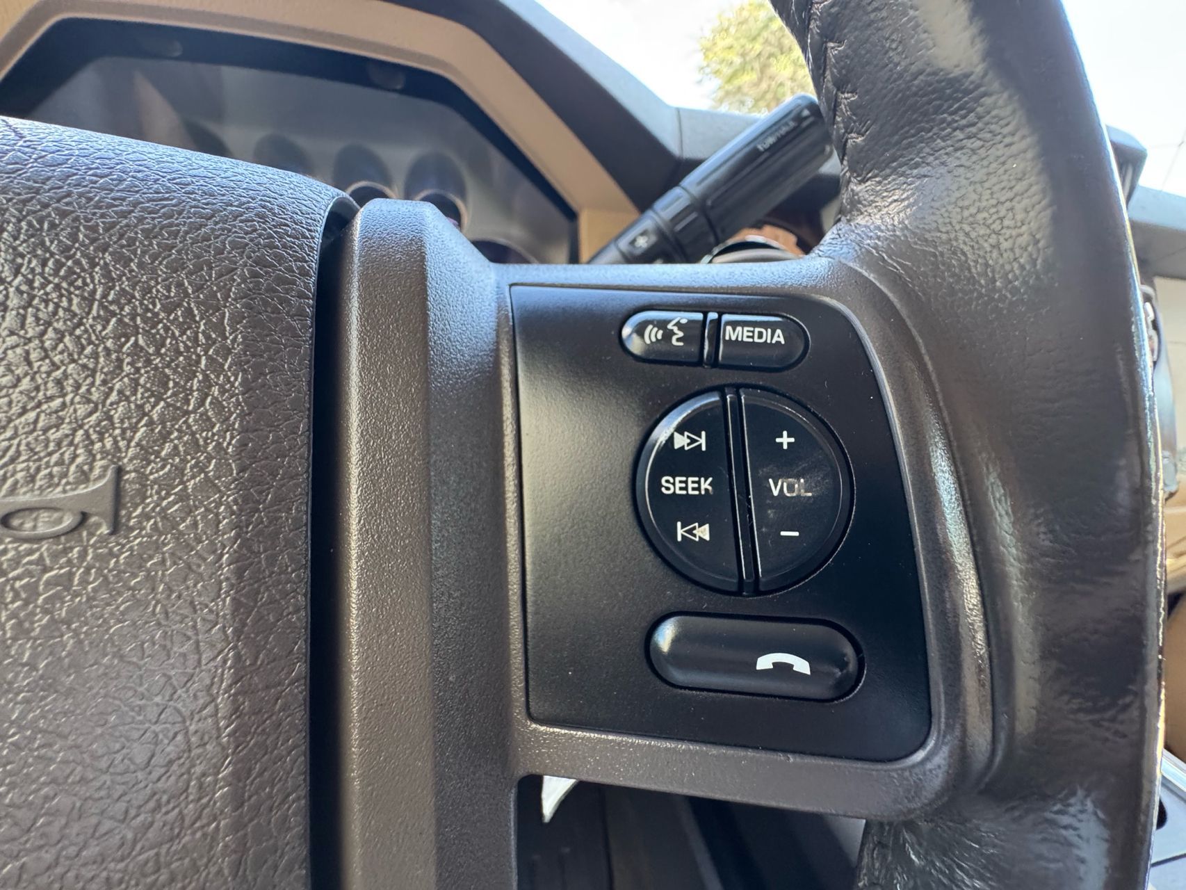 2013 Ford F-350 Lariat photo 18