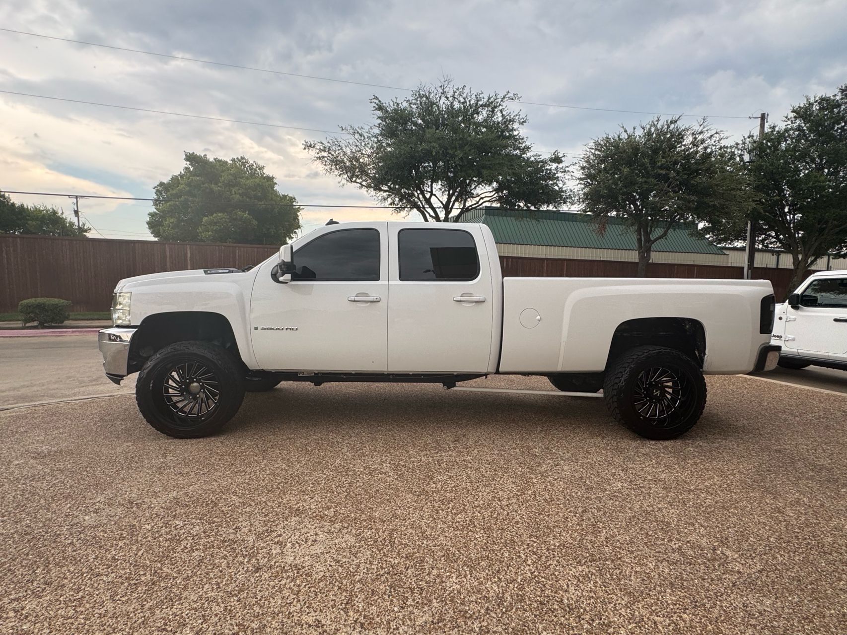 2009 Chevrolet Silverado 3500HD LTZ photo 11