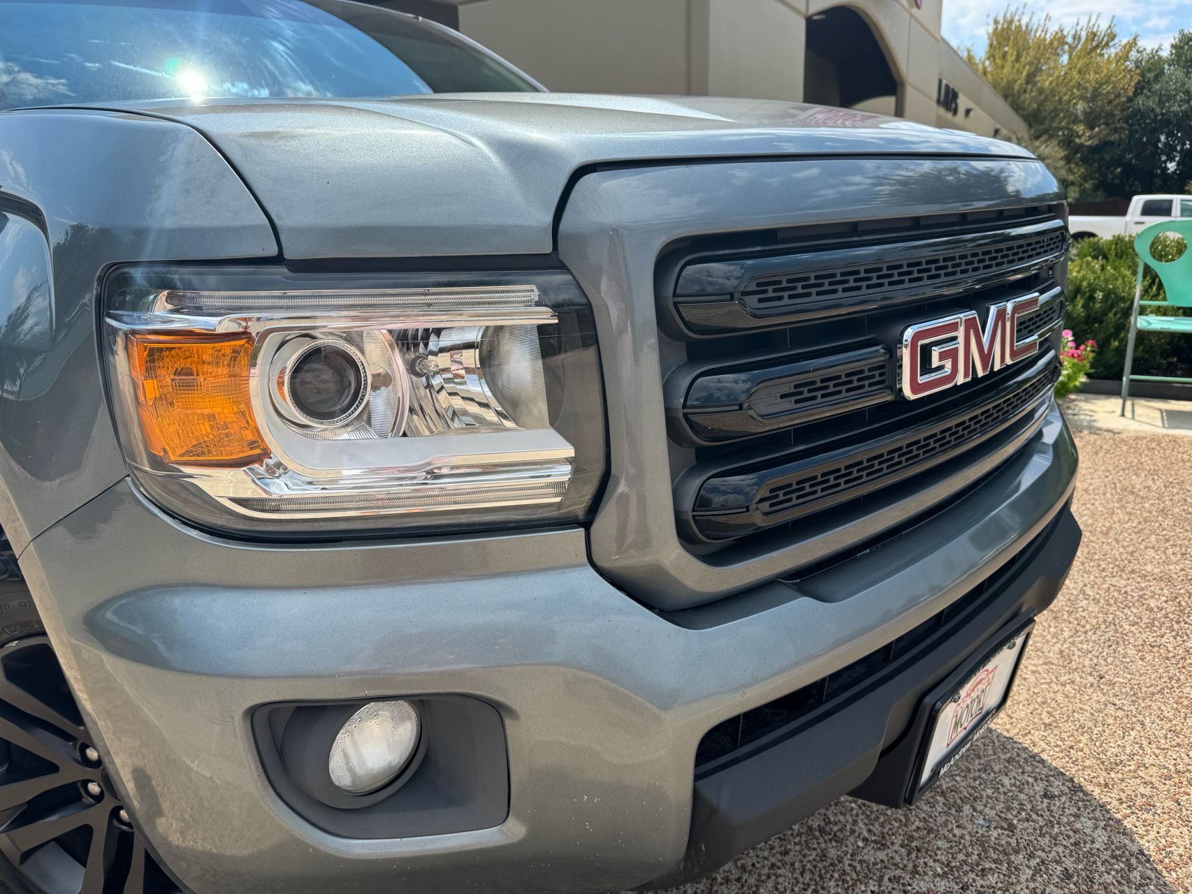 2020 Gmc Canyon SLE photo 2