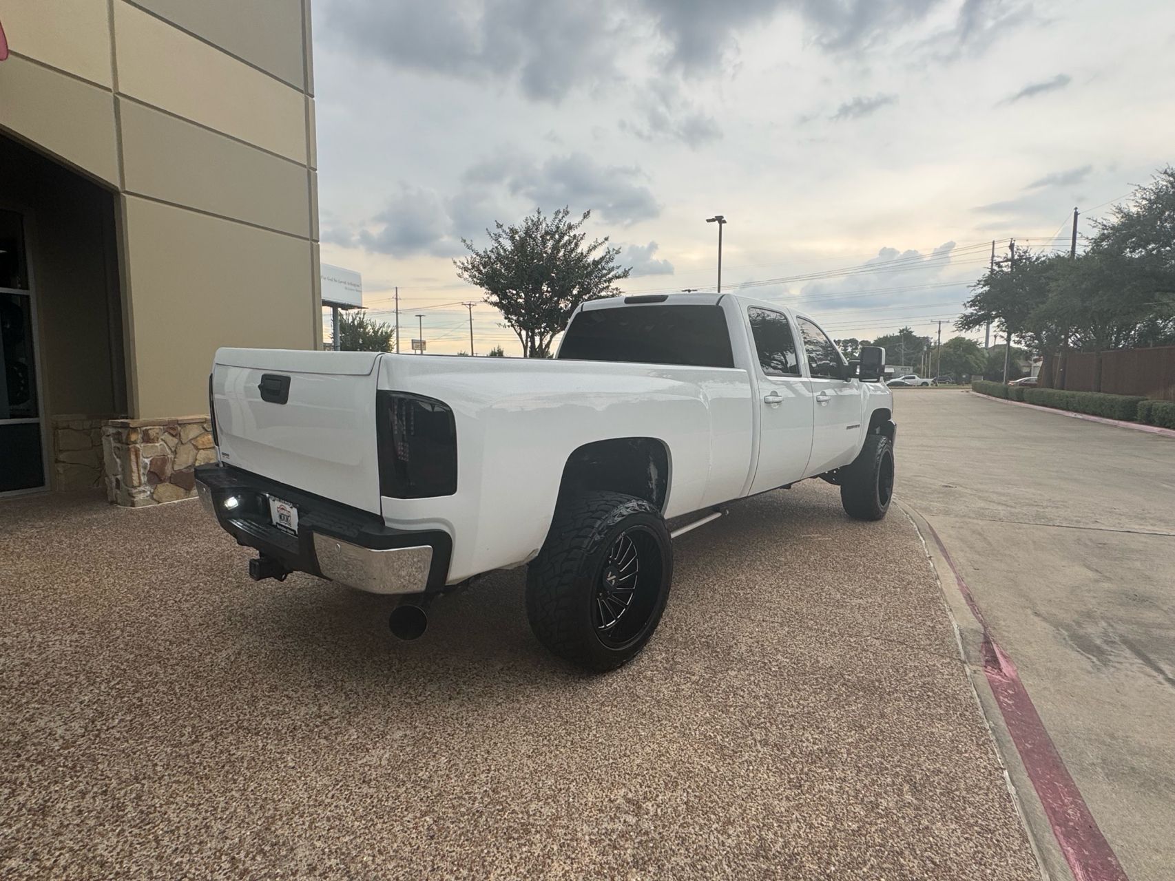 2009 Chevrolet Silverado 3500HD LTZ photo 8